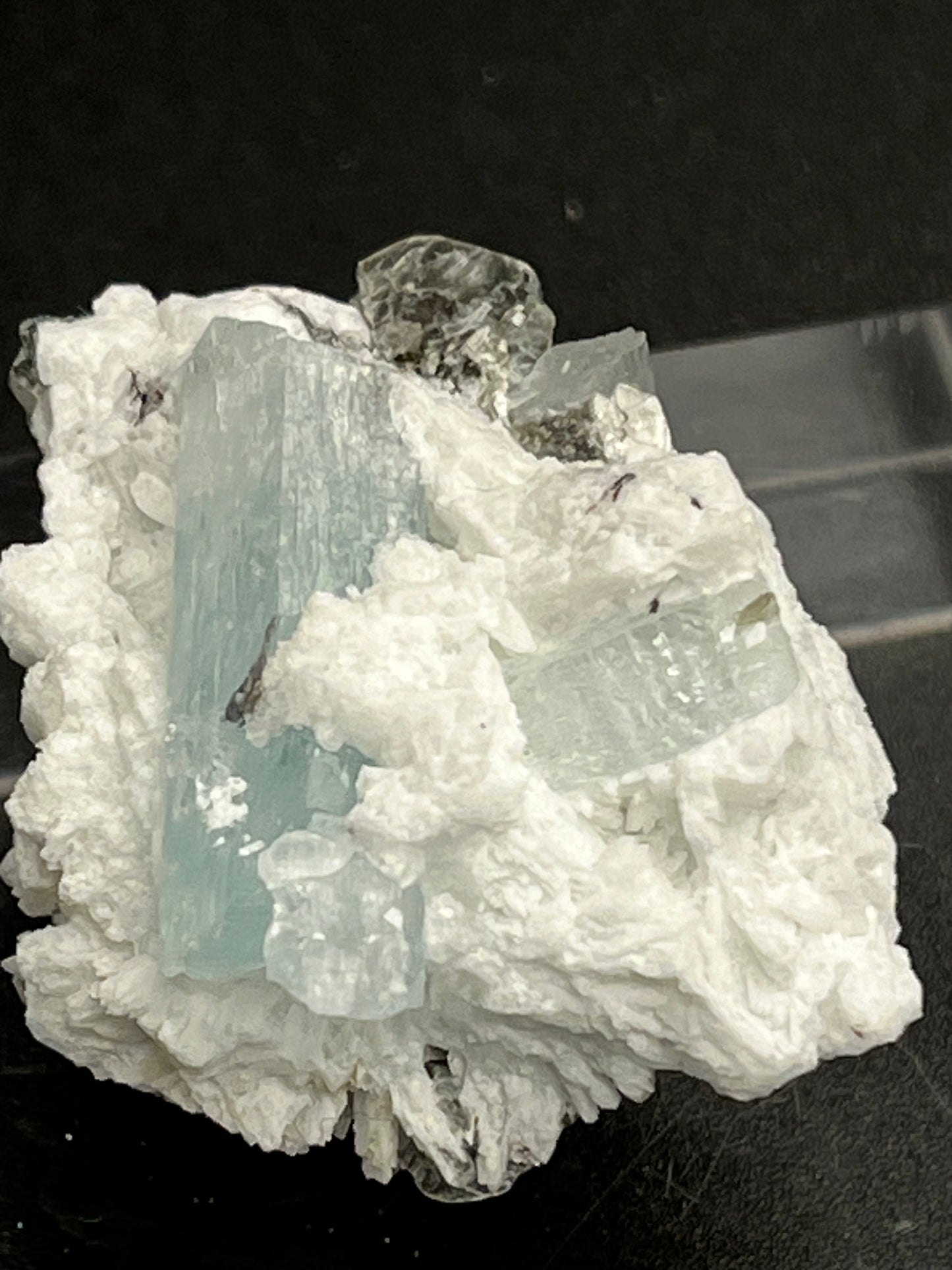 Aquamarin Kristall auf Feldspat aus Pakistan (20g) - crystal paradise