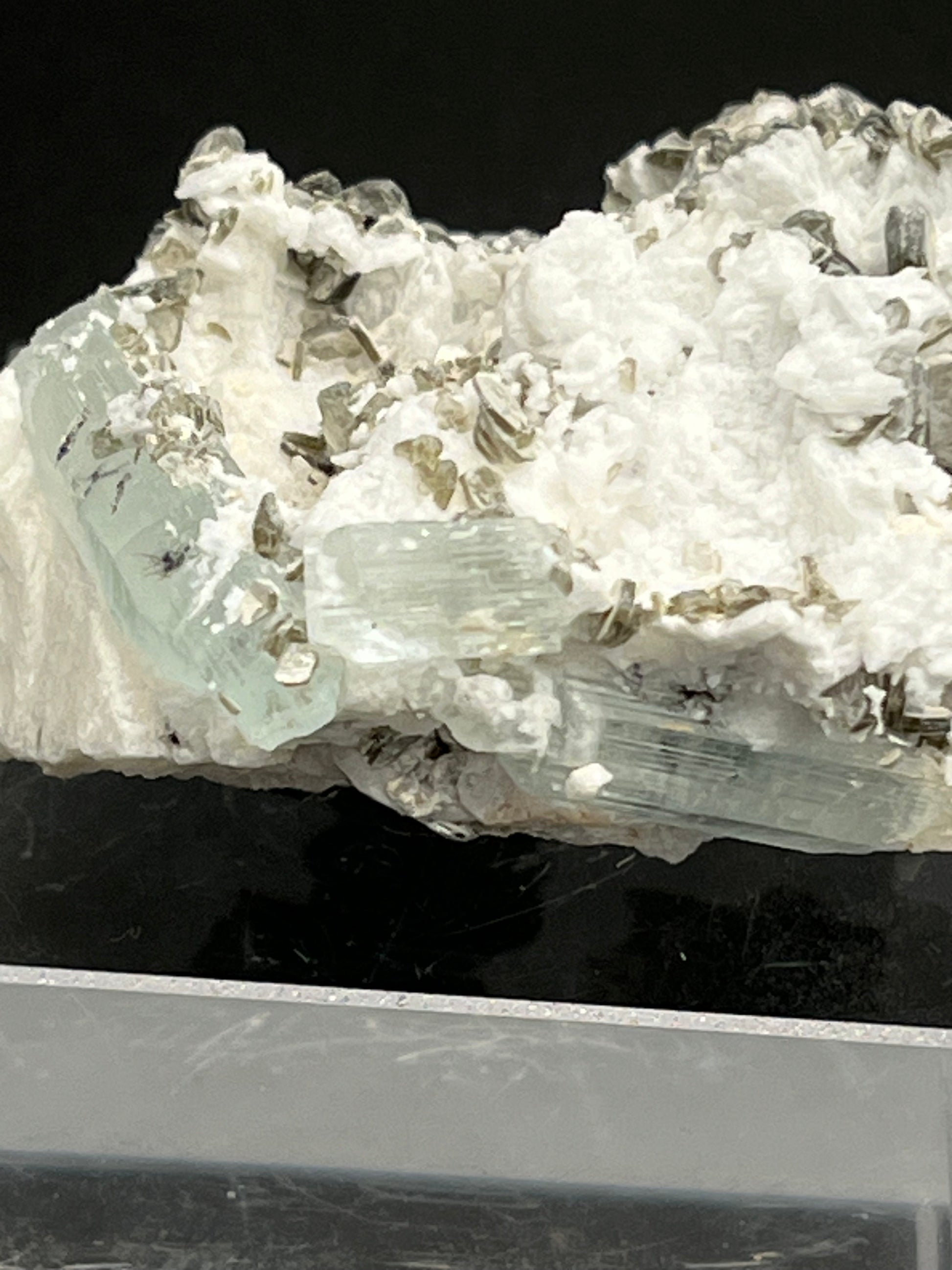 Aquamarin Kristall auf Feldspat aus Pakistan (59g) - crystal paradise