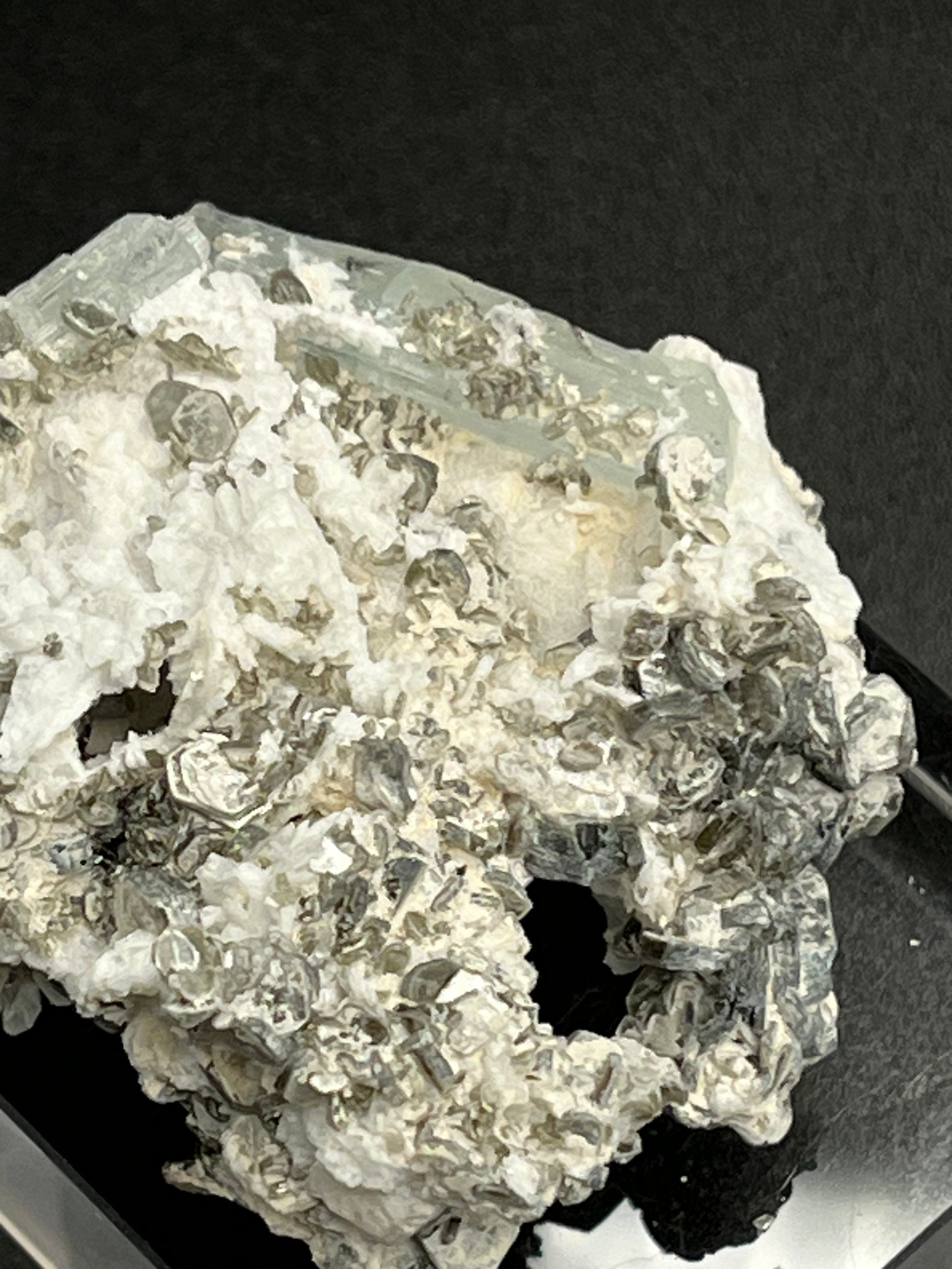 Aquamarin Kristall auf Feldspat aus Pakistan (59g) - crystal paradise