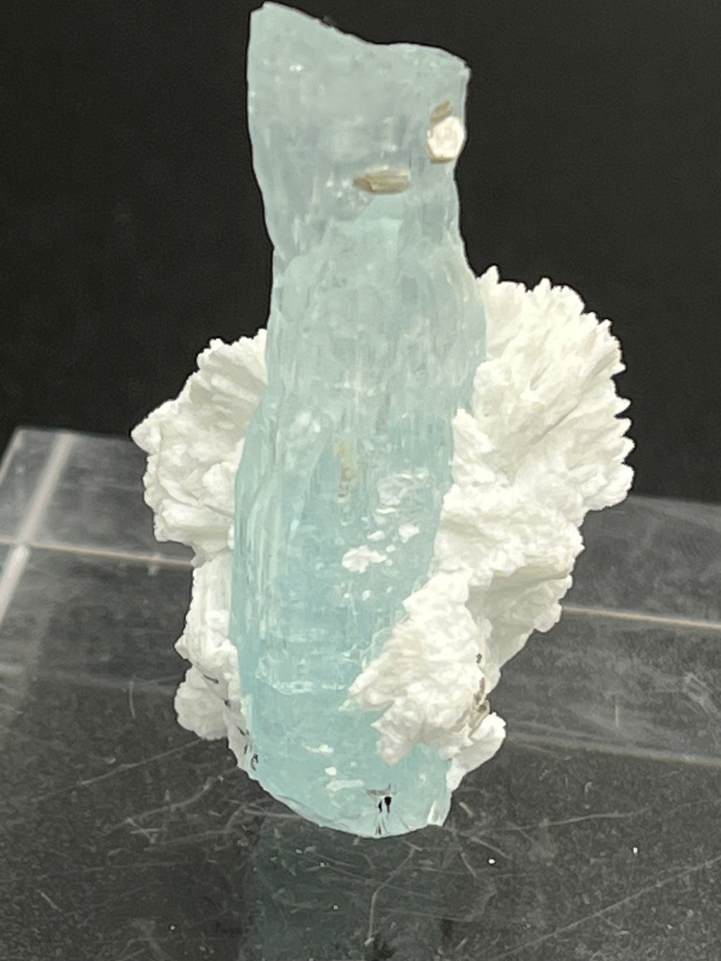 Aquamarin Kristall auf Feldspat aus Pakistan (15g) - crystal paradise