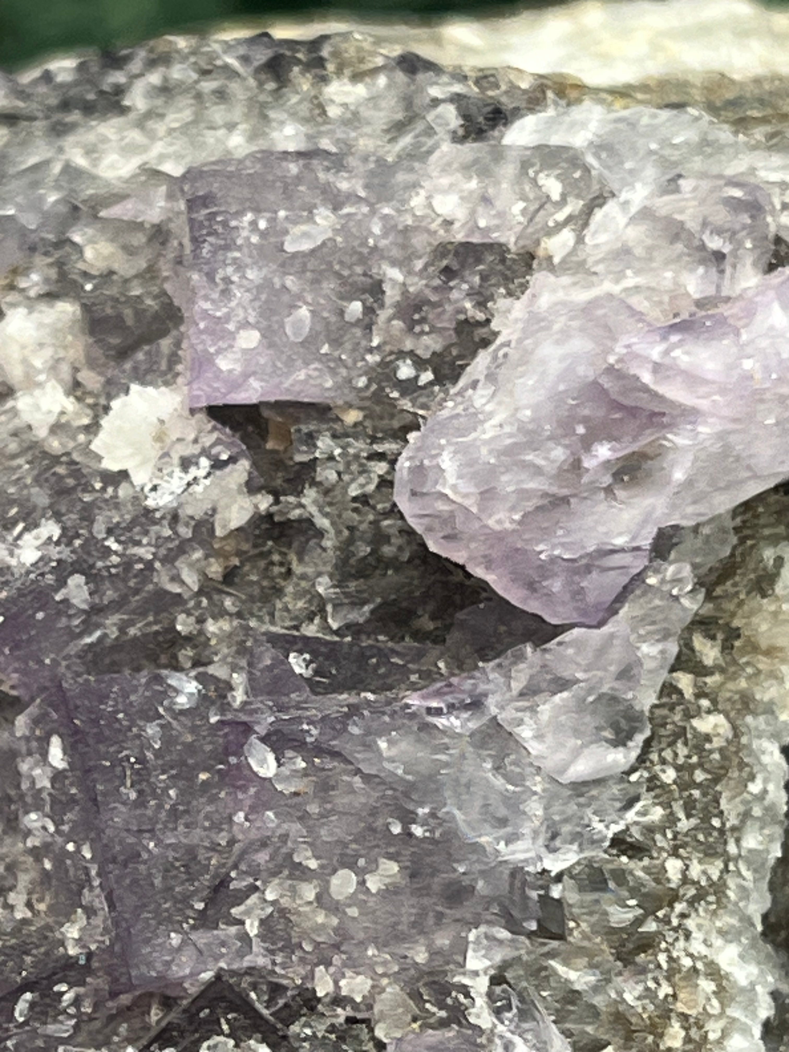 Violetter Fluorit aus Mexiko (537g) - Handstufe - crystal paradise