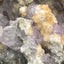 Violetter Fluorit aus Mexiko mit weissen und gelben Quarz Anlagerungen (412g) - Handstufemit vielen Fluoritwürfeln - crystal paradise