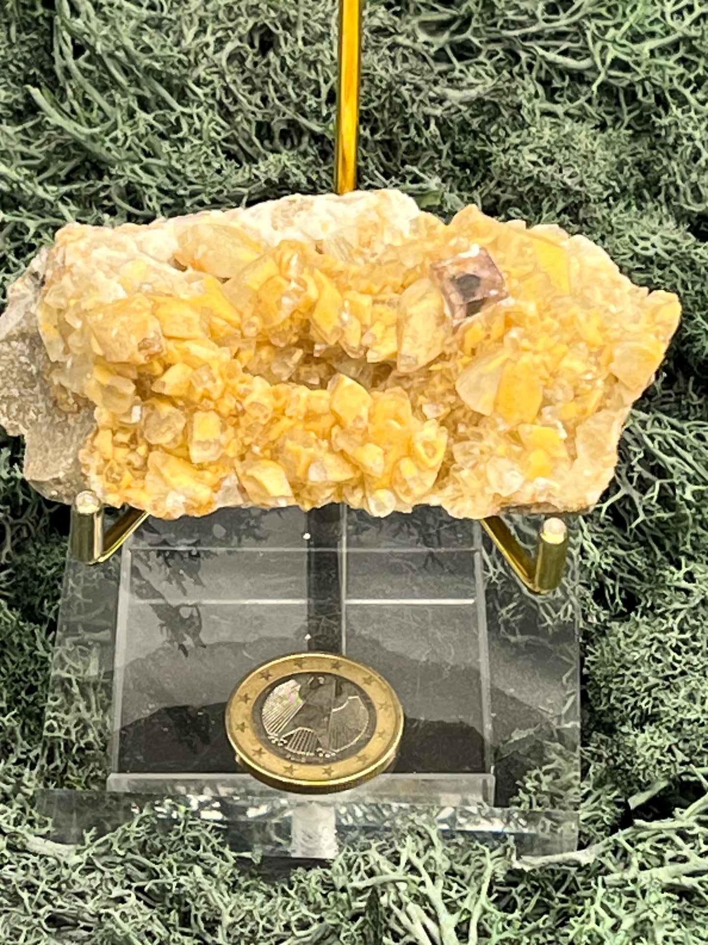 Violetter Fluorit aus Mexiko mit weissen Quarz Anlagerungen (148g) - Handstufe Fluoritwürfel mit Phantom - crystal paradise