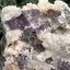 Violetter Fluorit aus Mexiko mit weissen und gelben Quarz Anlagerungen (47g) - Stufe mit schönem weissem Quarz - crystal paradise