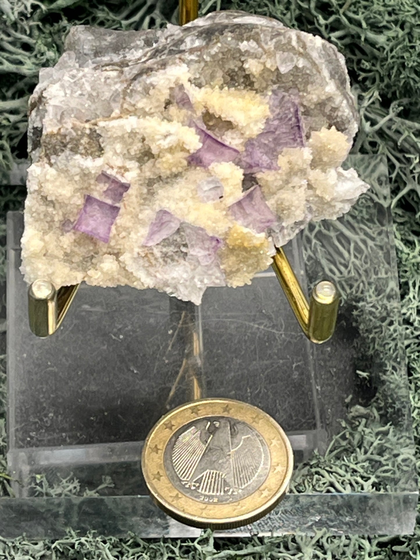 Violetter Fluorit aus Mexiko mit weissen und gelben Quarz Anlagerungen (70g) - Stufe mit schönem gelbem Quarz - crystal paradise