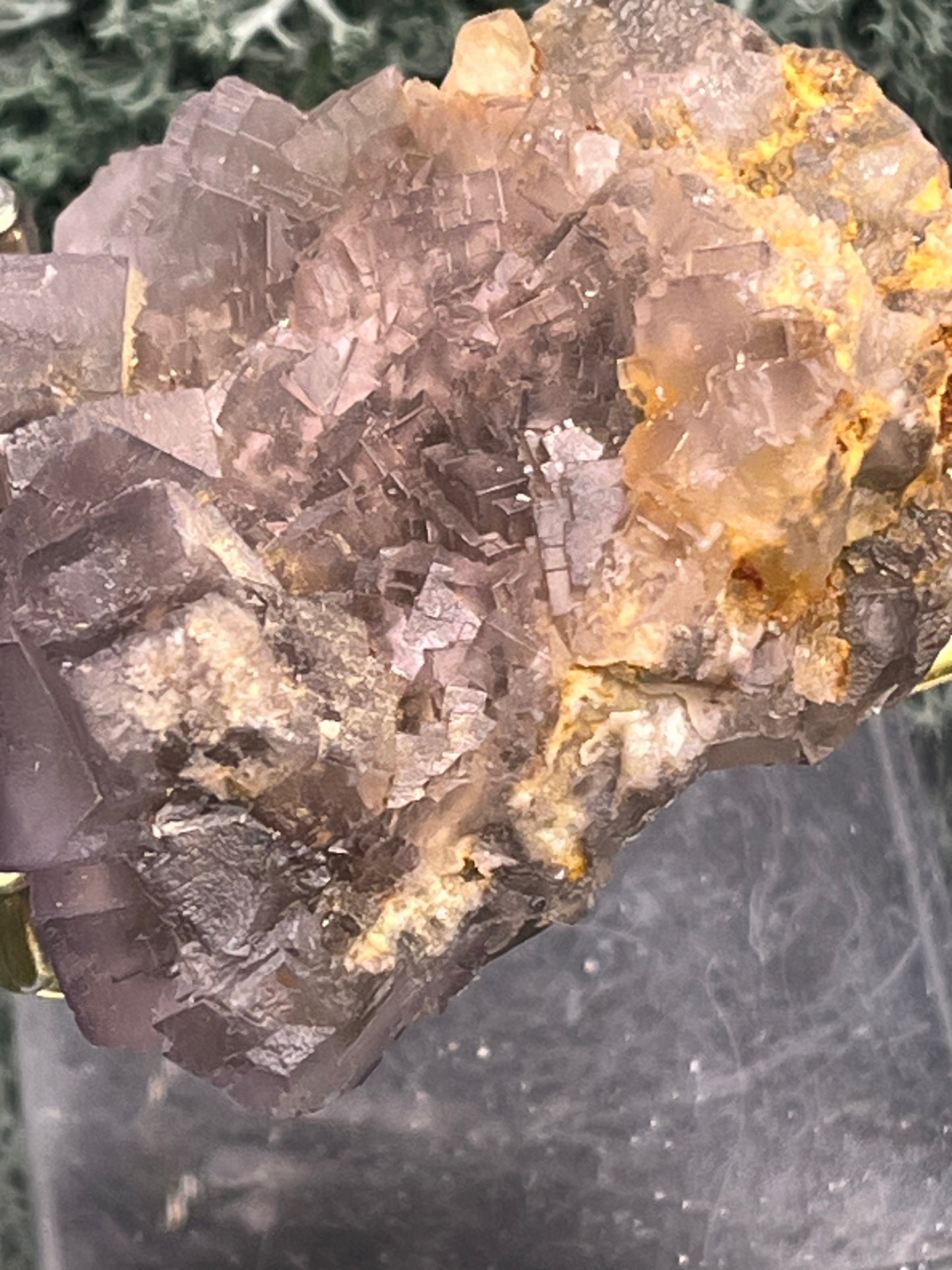 Violetter Fluorit aus Mexiko (89g) - Stufe mit grossen Fluoritwürfeln beidseitig - crystal paradise