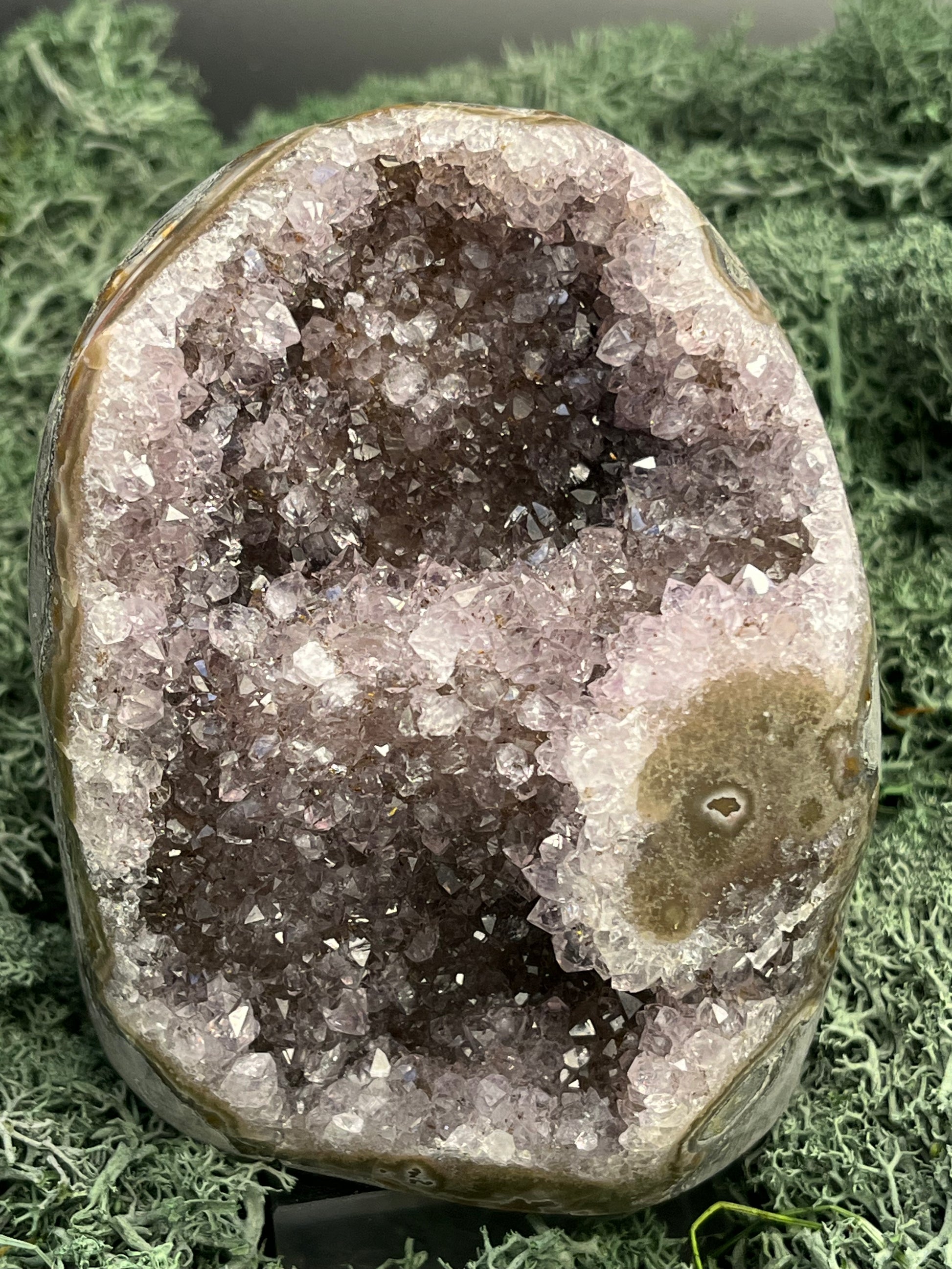 Achatisierter Amethyst Druse aus Uruguay (909g) - schöne Achatisierungen und Druzybildung - crystal paradise