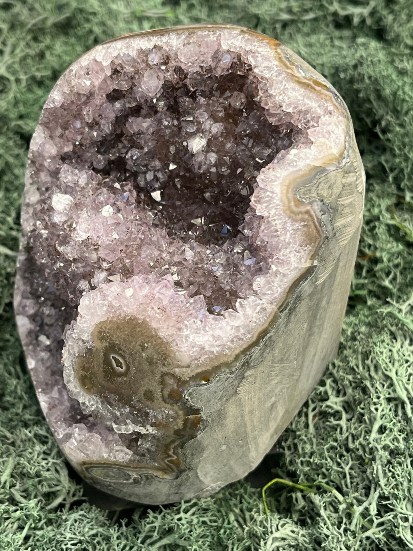 Achatisierter Amethyst Druse aus Uruguay (909g) - schöne Achatisierungen und Druzybildung - crystal paradise