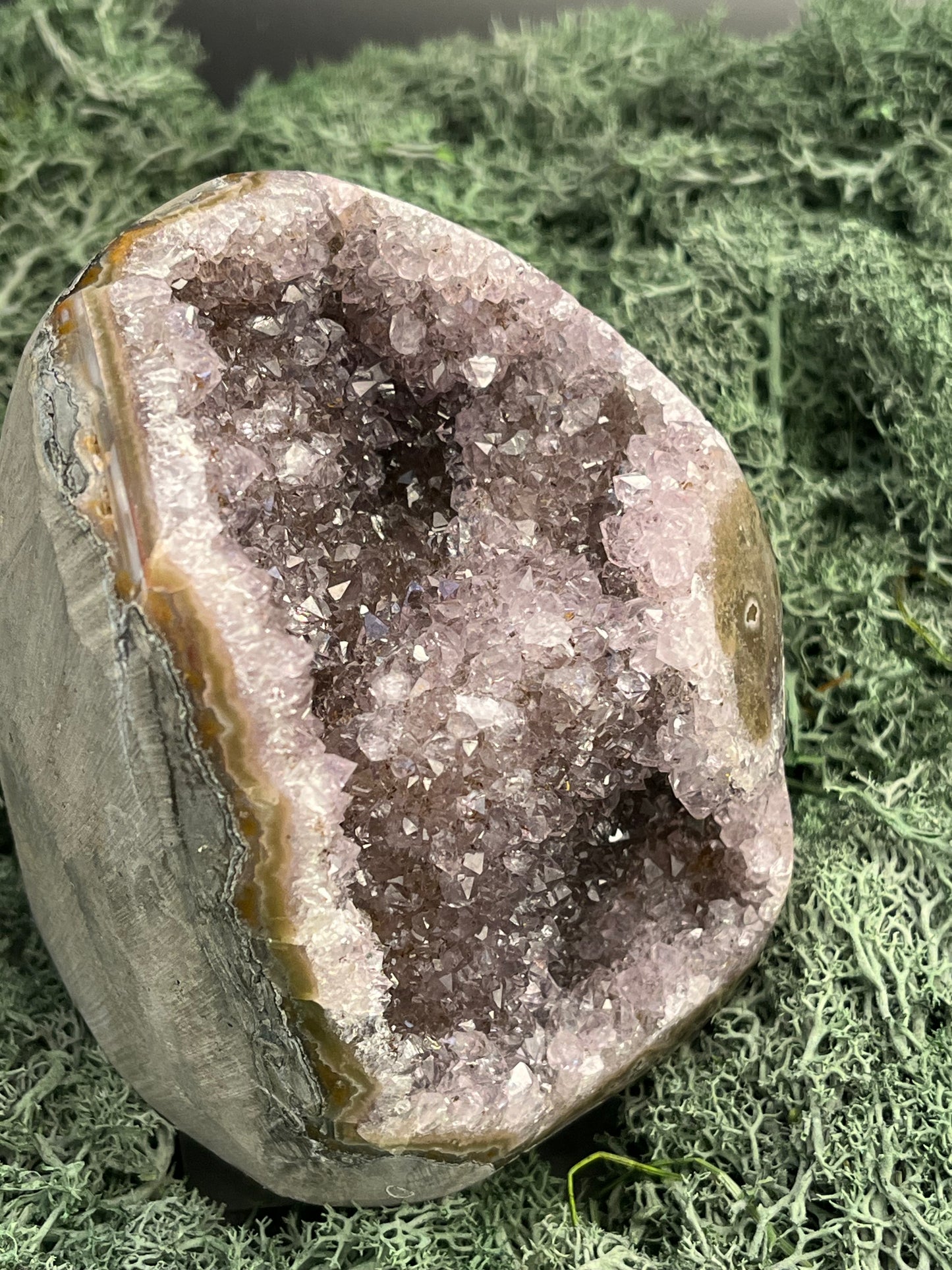 Achatisierter Amethyst Druse aus Uruguay (909g) - schöne Achatisierungen und Druzybildung - crystal paradise