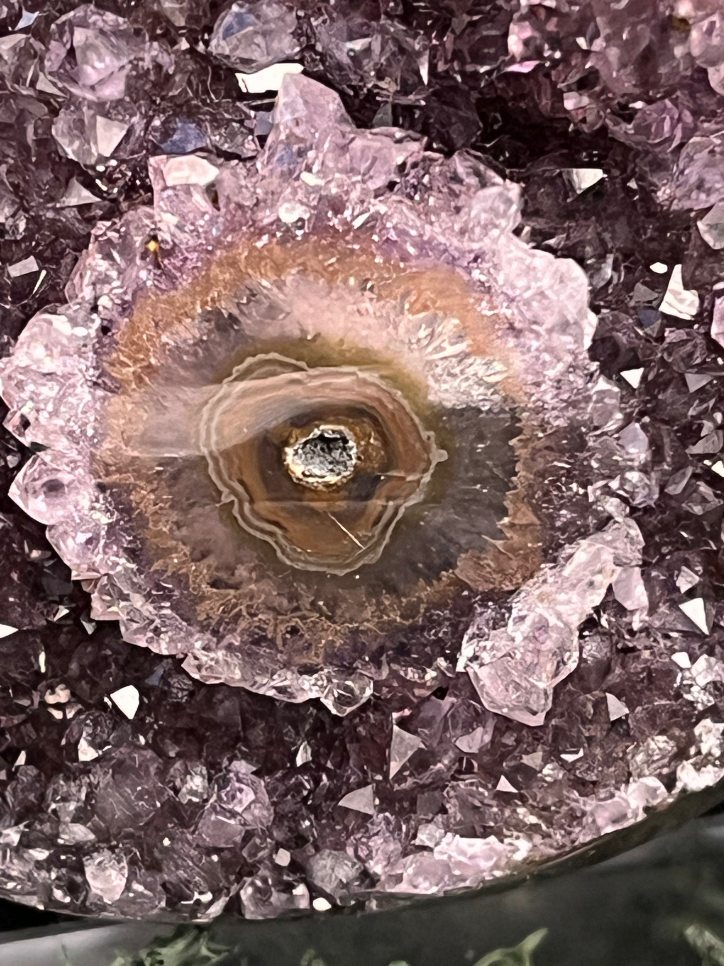 Achatisierter Amethyst Druse aus Uruguay (466g) - schönes lila mit mittiger Achatisisierung - crystal paradise