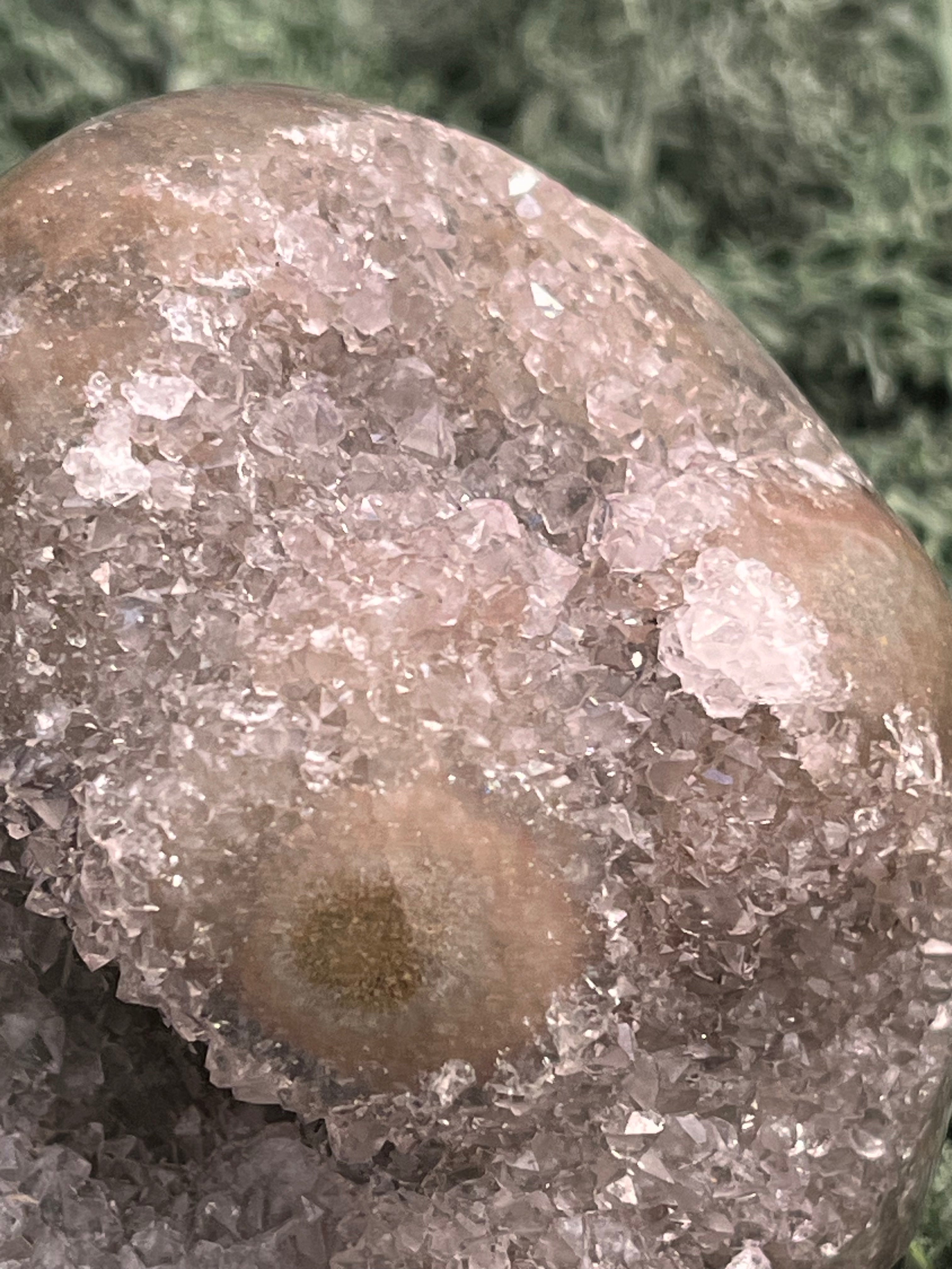 Achatisierter Amethyst Druse aus Uruguay (155g) - helle Amethyste - crystal paradise