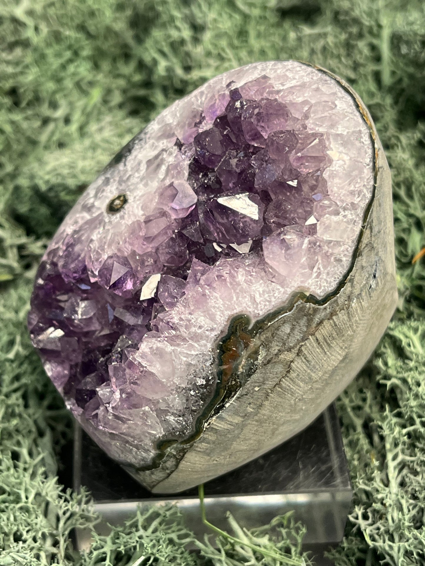 Achatisierte Amethyst Druse aus Uruguay (329g) - schöne dunkle Kristalle und Achatisierung