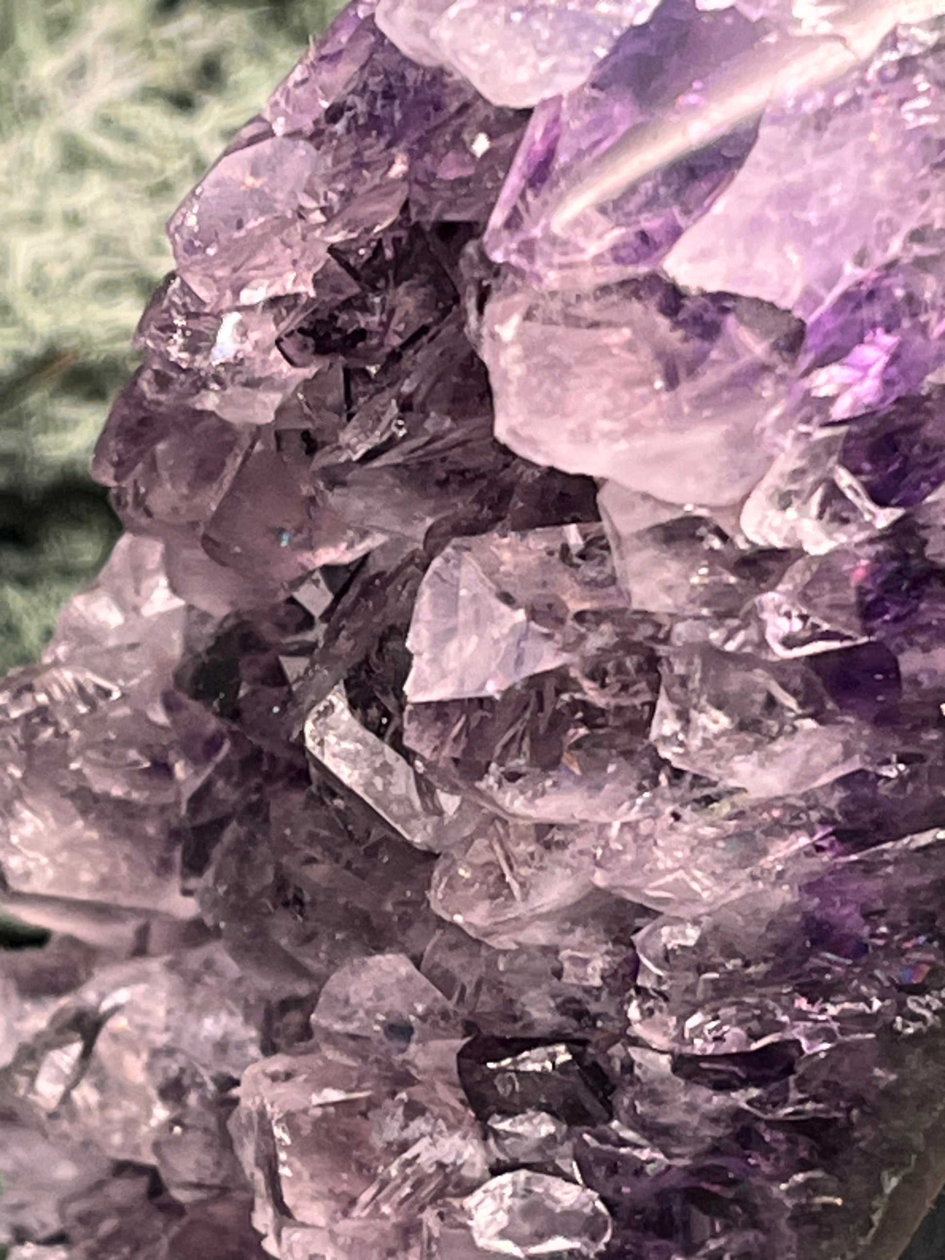 Achatisierte Amethyst Druse aus Uruguay (250g) - schöne dunkle Kristalle - crystal paradise