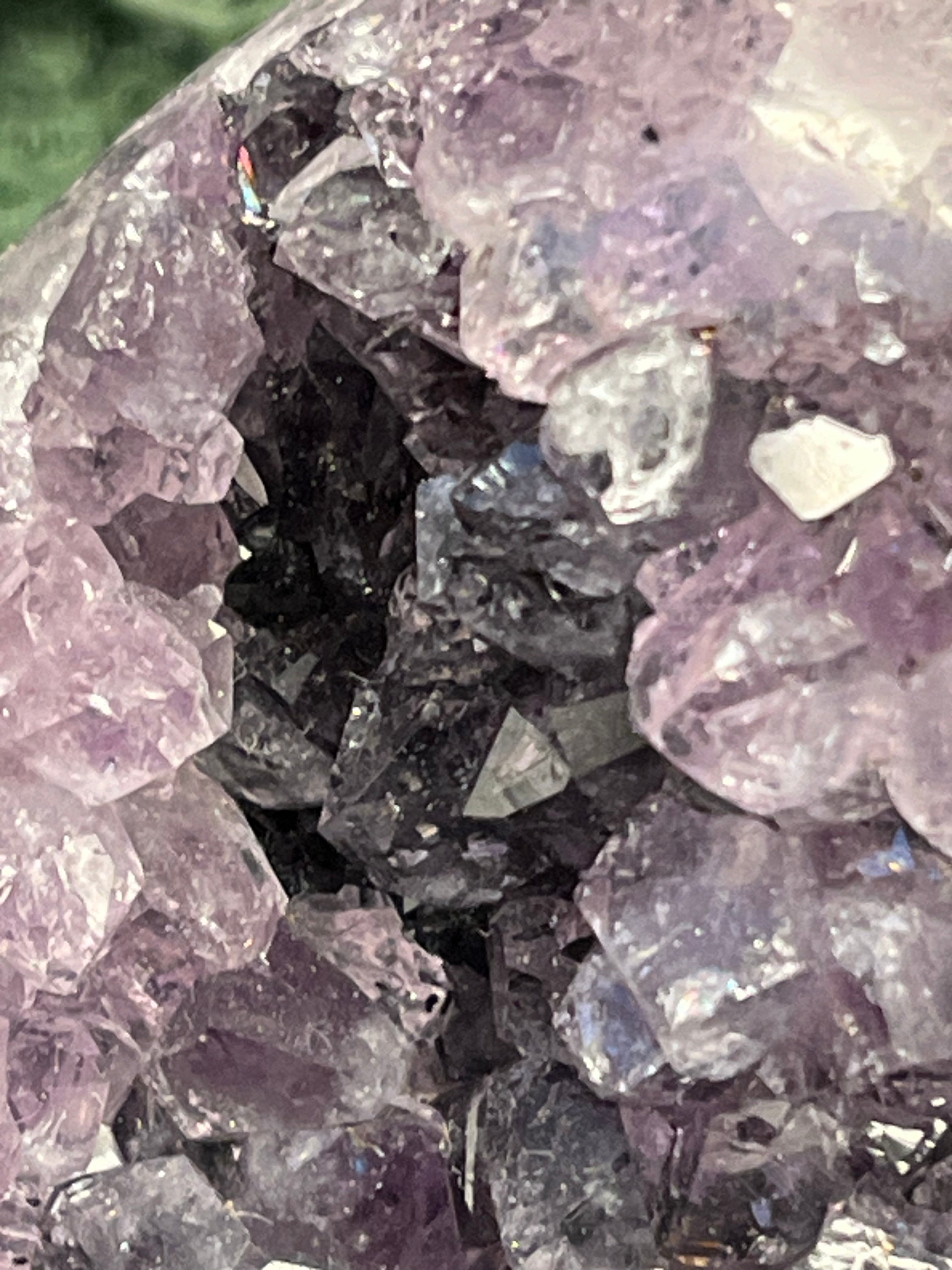 Achatisierte Amethyst Druse aus Uruguay (173g) - schöne dunkle Kristalle und Druzy - crystal paradise