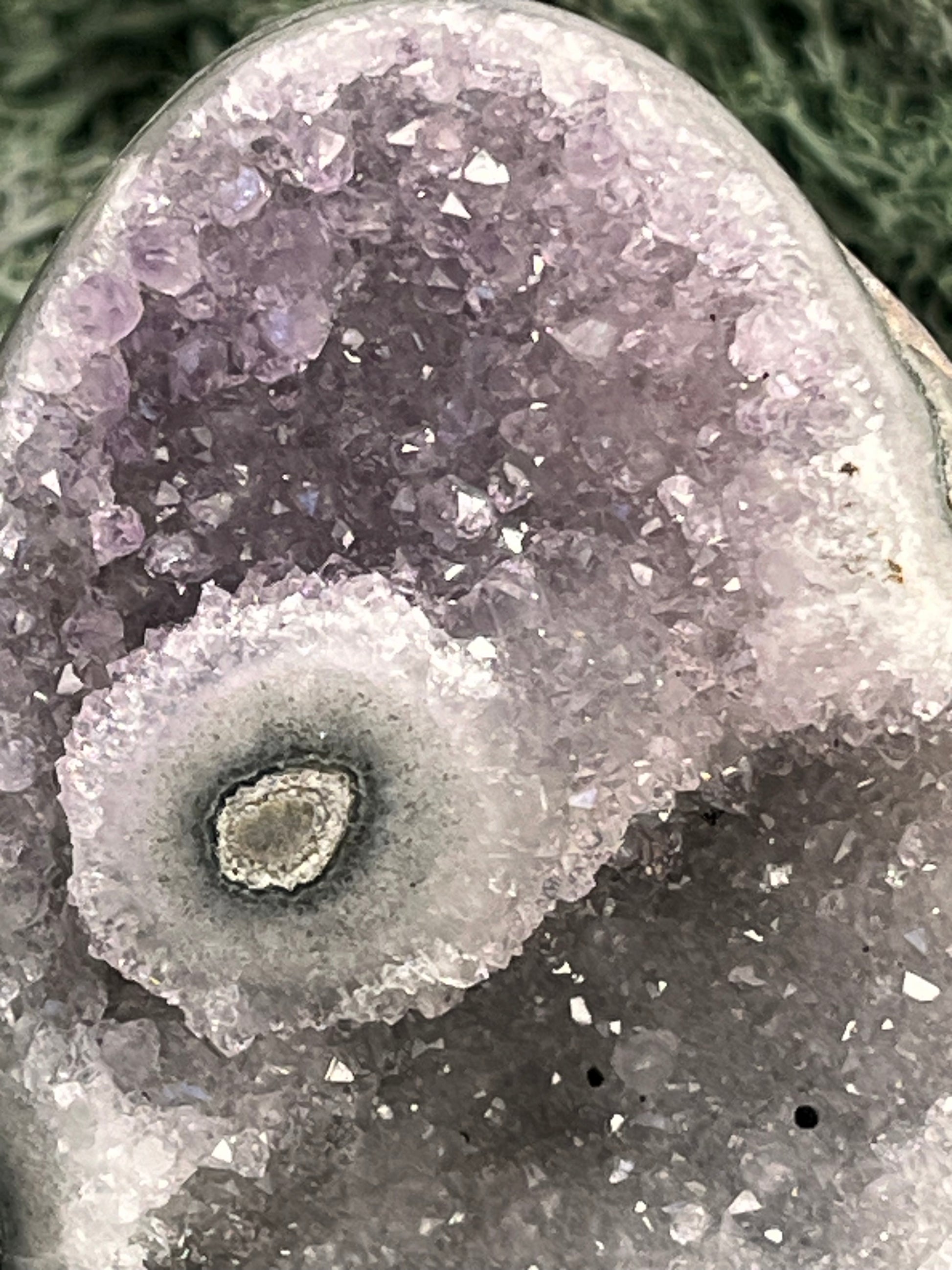 Achatisierte Amethyst Druse aus Uruguay (324g) - schöne helle Kristalle und Achatisierung - crystal paradise