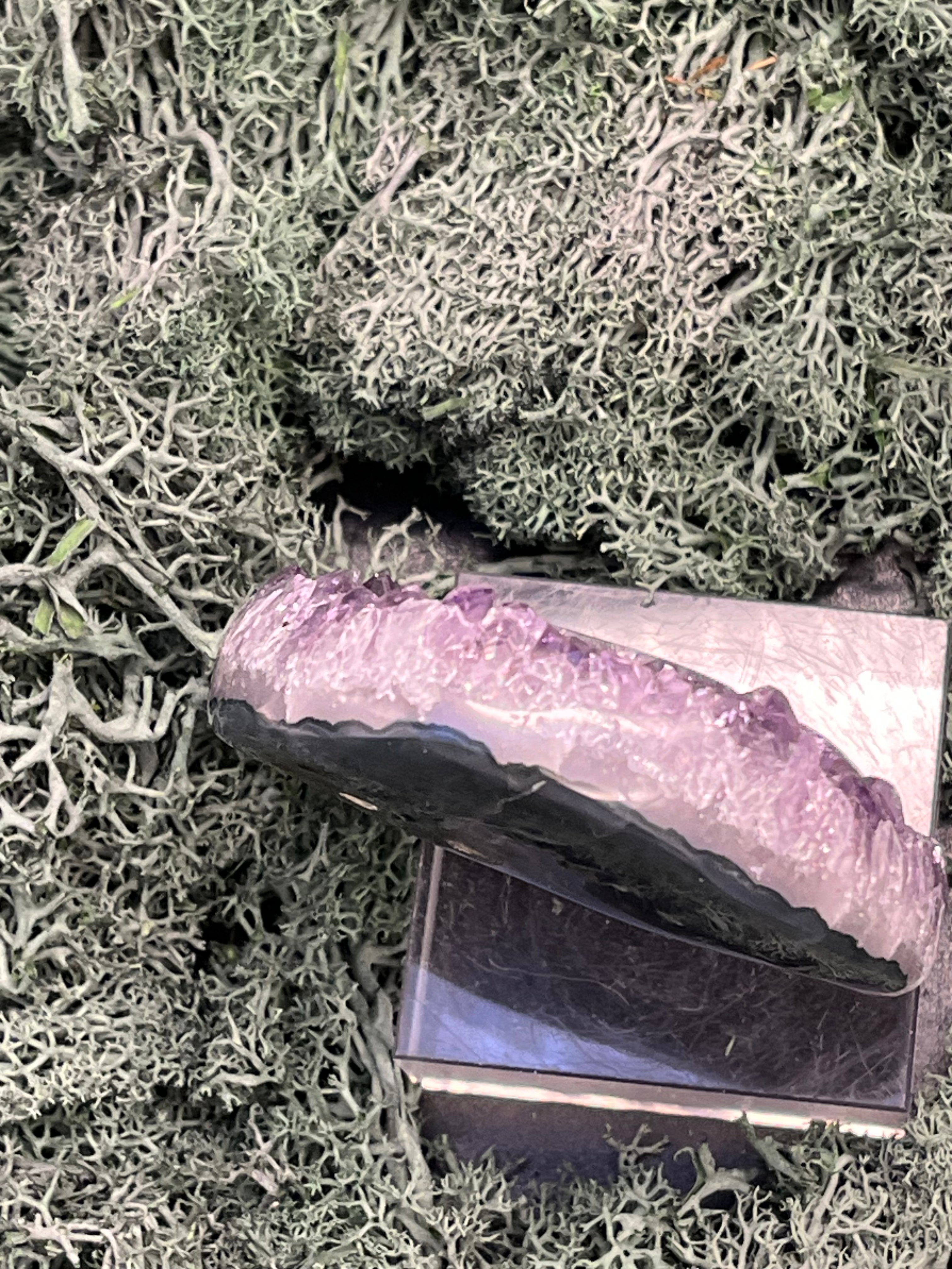 Achatisierte Amethyst Druse aus Uruguay (168g) - schöne dunkle Kristalle - crystal paradise