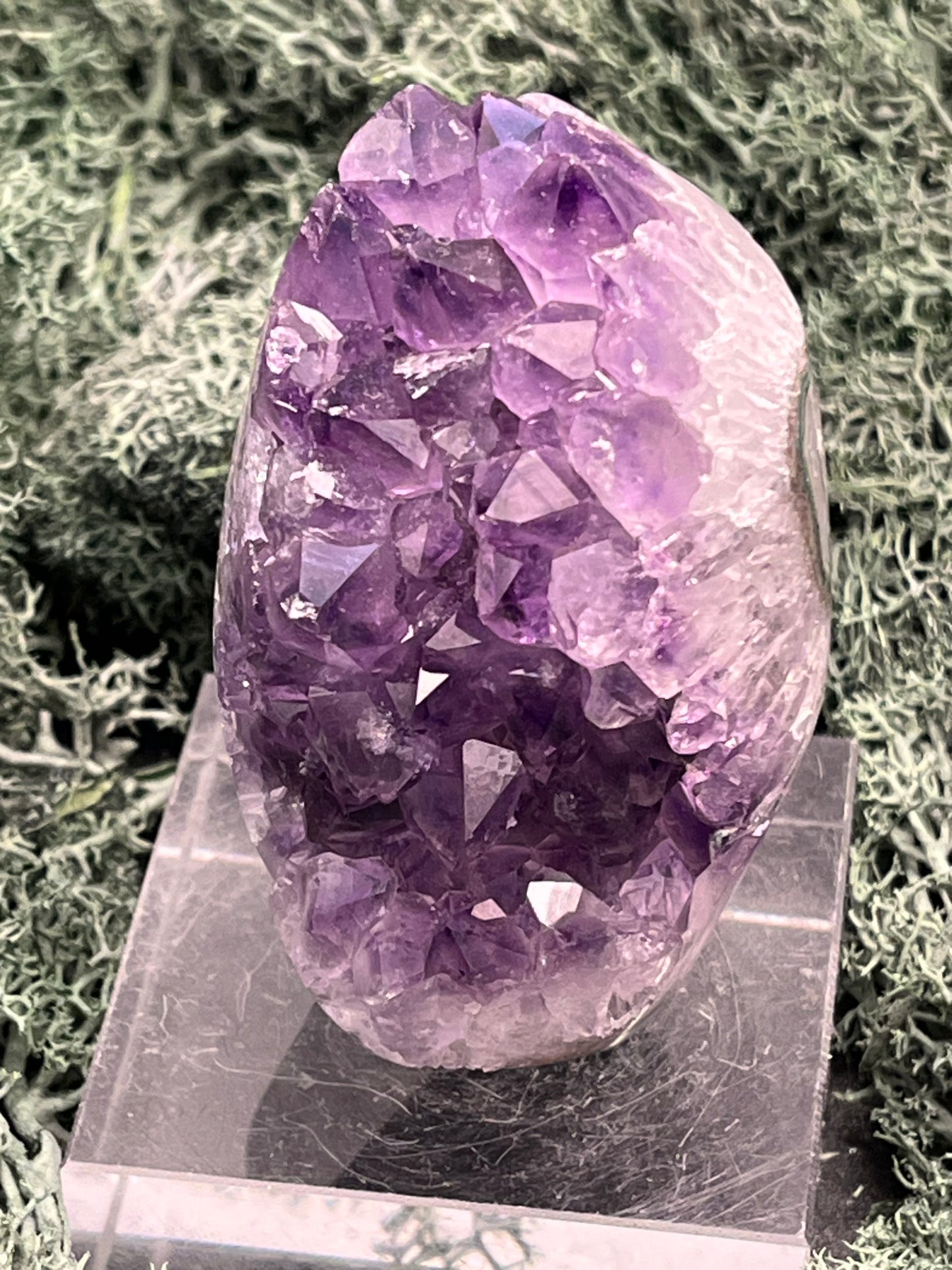 Achatisierte Amethyst Druse aus Uruguay (147g) - schöne dunkle Kristalle