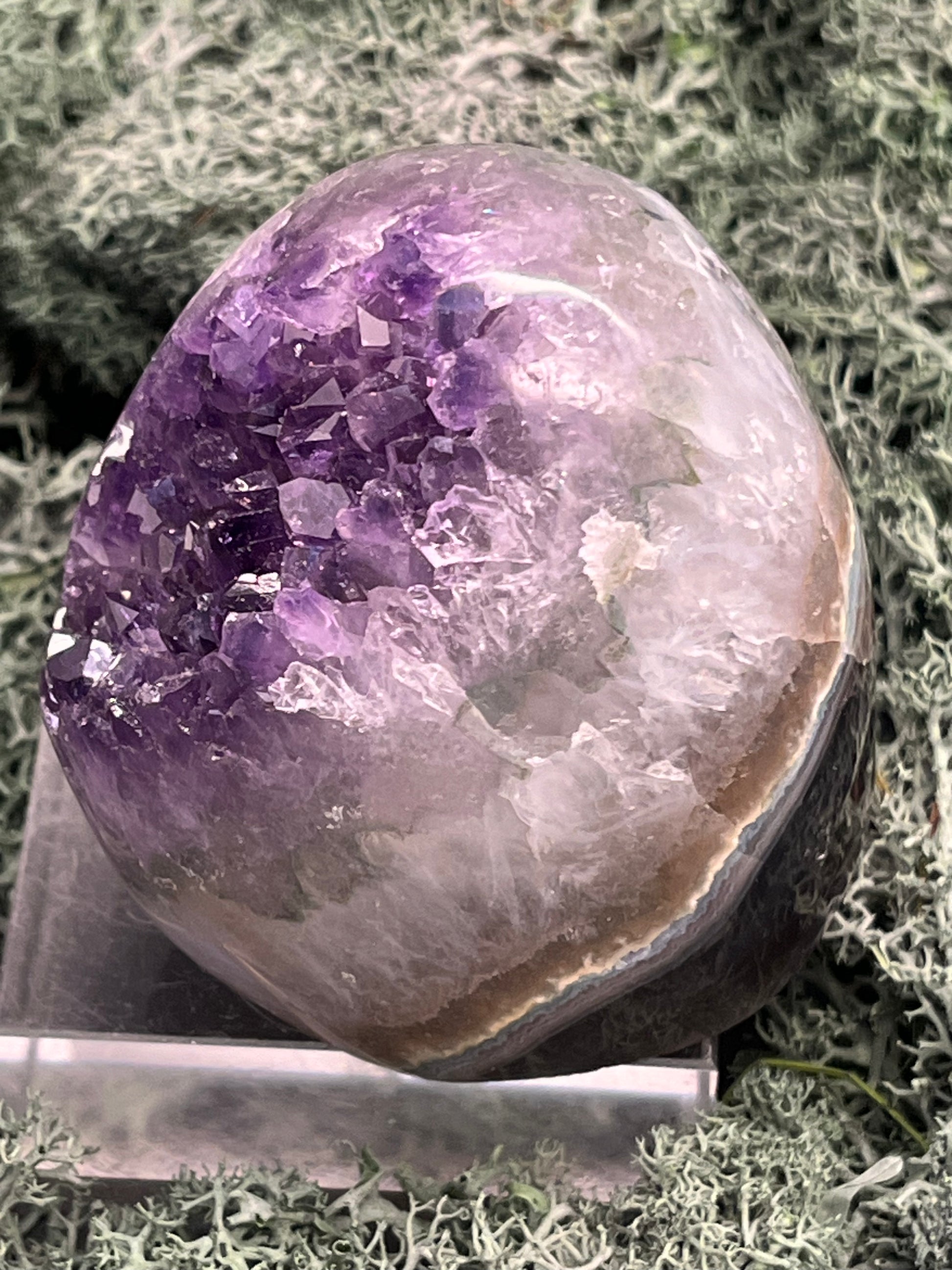 Achatisierte Amethyst Druse aus Uruguay (245g) - schöne hellviolette Kristalle und Rand - crystal paradise