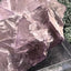 Fluorit Stufe aus Baluchistan/Pakistan (212g) - Handstufe mit vielen violetten Kristallwürfeln - crystal paradise