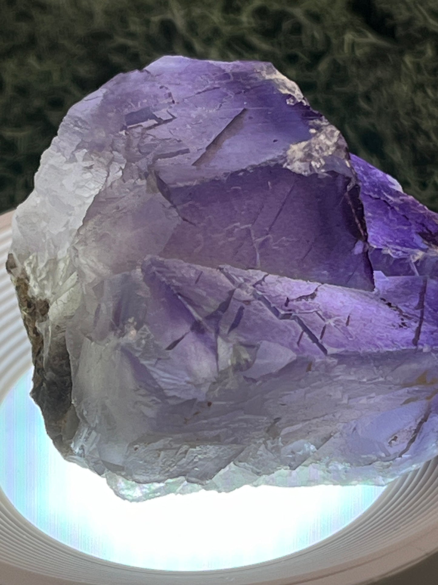 Fluorit Stufe aus Baluchistan/Pakistan (139g) - Stufe mit schöner violetter Kristallstruktur - crystal paradise