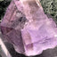 Fluorit Stufe aus Baluchistan/Pakistan (88g) - Stufe mit schöner violetter Kristallstruktur - crystal paradise