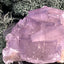 Fluorit Stufe aus Baluchistan/Pakistan (117g) - Stufe mit vielen schönen hellviolettem Kristallen - crystal paradise