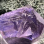 Fluorit Stufe aus Baluchistan/Pakistan (50g) - Stufe mit schöner dunkelvioletter Barcode Kristallstruktur - crystal paradise