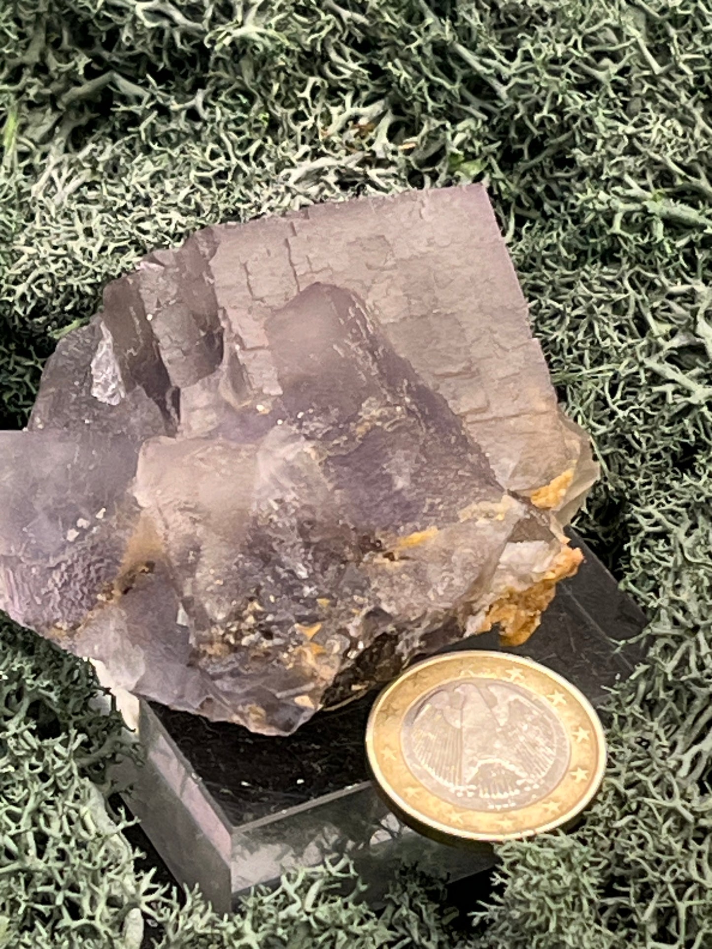 Fluorit Stufe aus Baluchistan/Pakistan (135g) - Stufe mit schöner hellvioletter Barcode Kristallstruktur und Phantom - crystal paradise