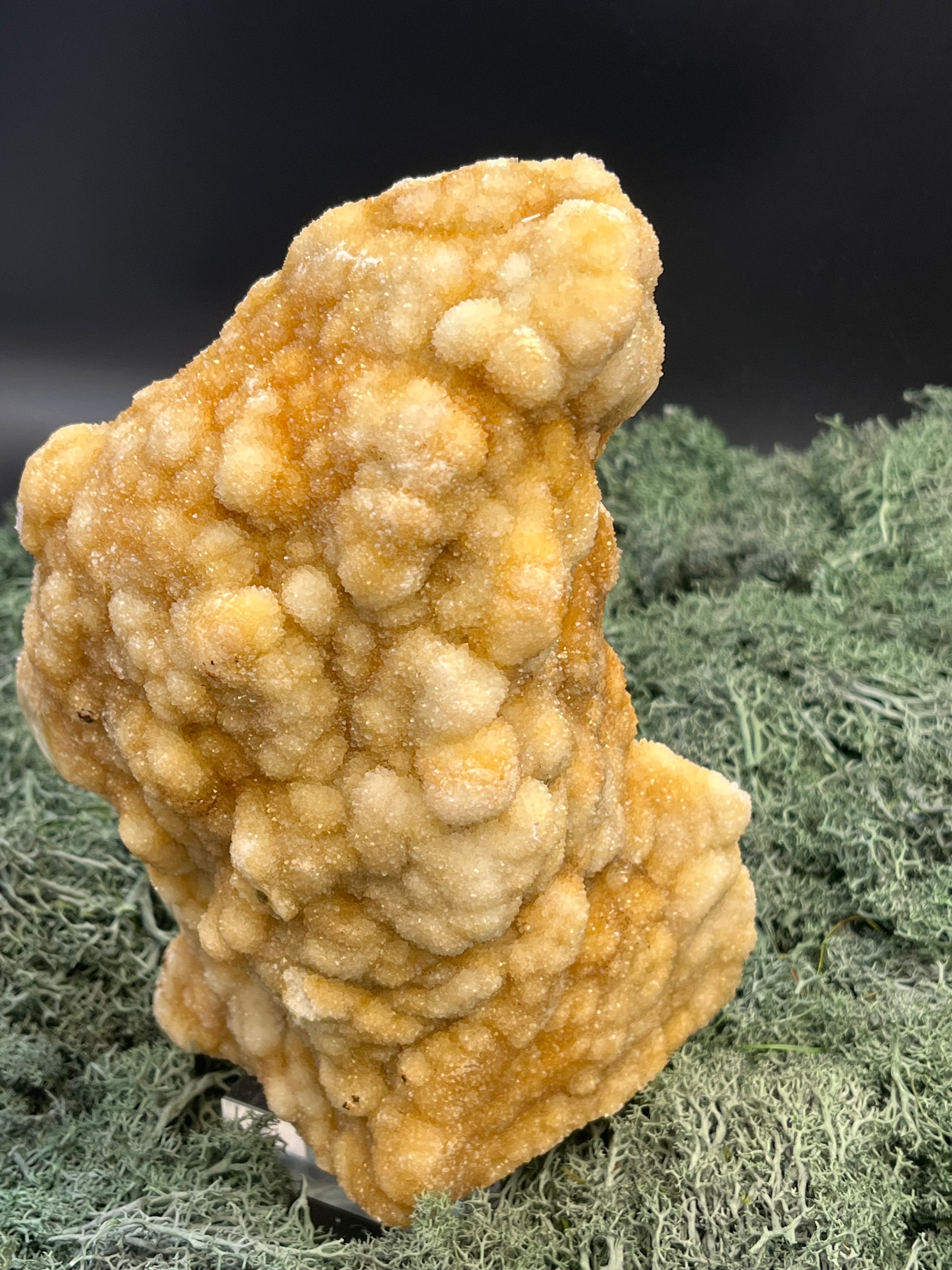 Gold-/beigefarbene Calcit Druzy Freeform aus Pakistan (1478g) - hohe großflächige super schöne Kugelkristalle - crystal paradise