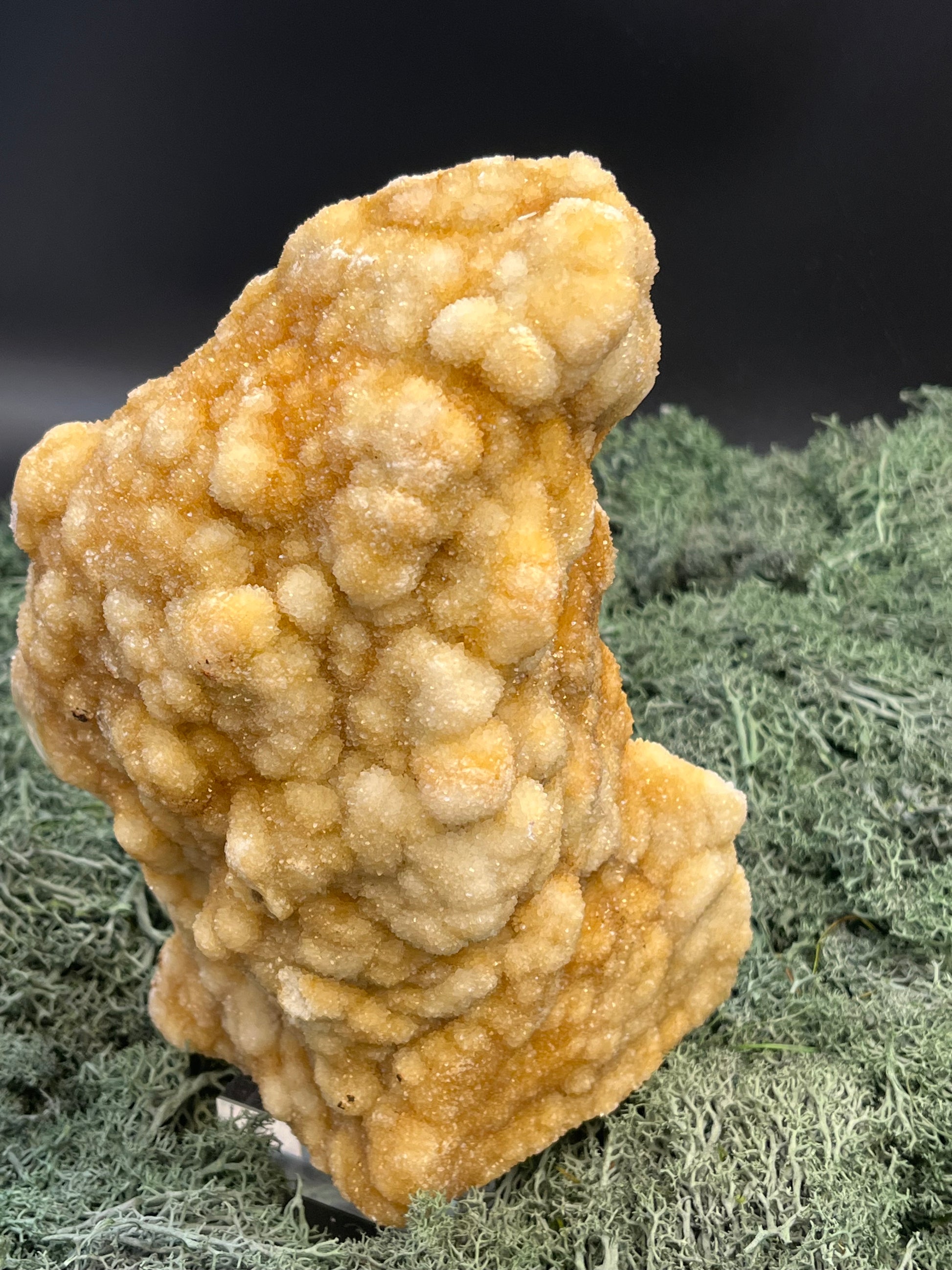 Gold-/beigefarbene Calcit Druzy Freeform aus Pakistan (1478g) - hohe großflächige super schöne Kugelkristalle - crystal paradise