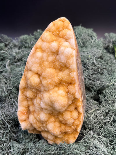 Gold-/beigefarbene Calcit Druzy Freeform aus Pakistan (1205g) - super schöne Kugelkristalle - crystal paradise