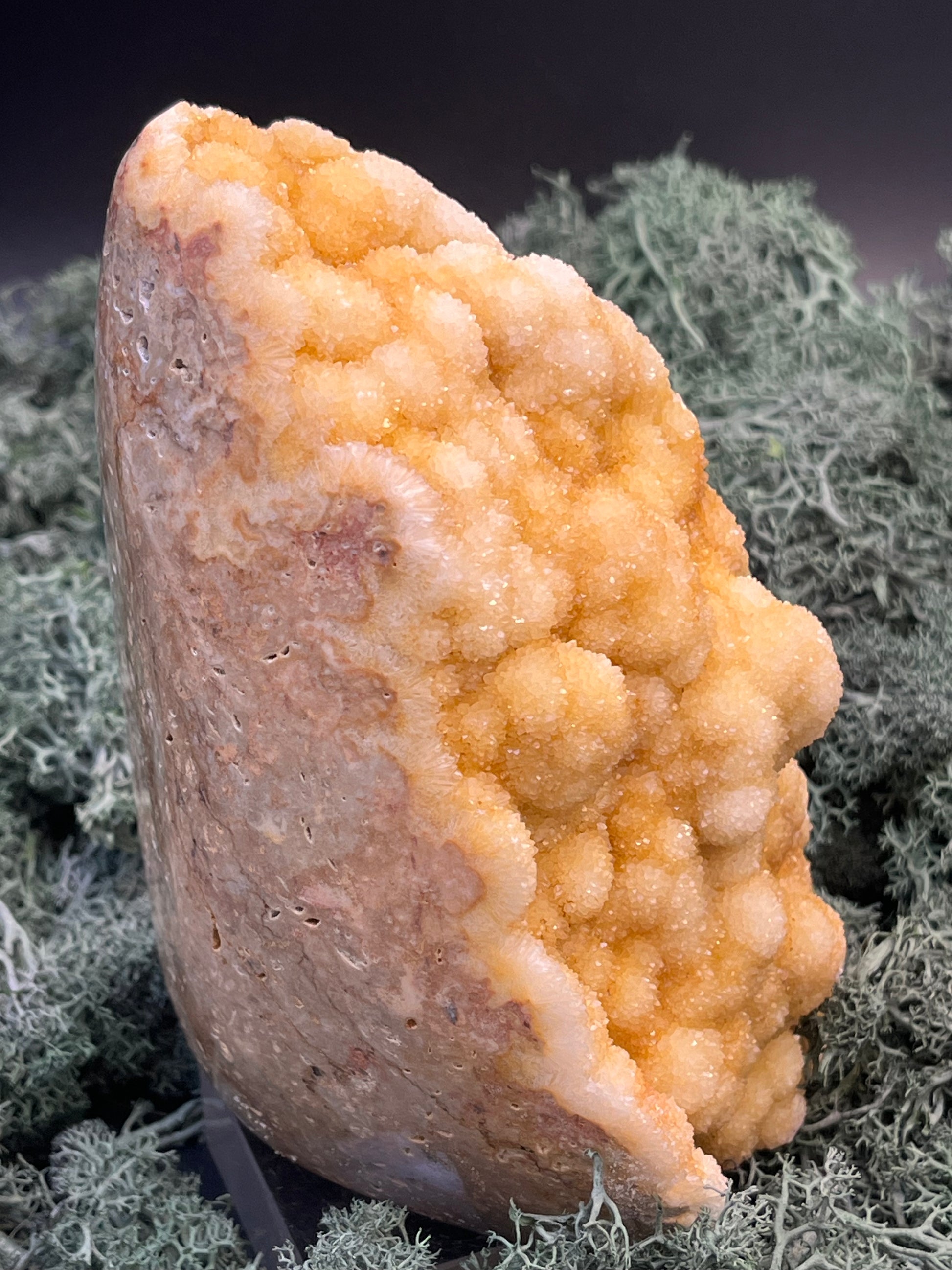 Gold-/beigefarbene Calcit Druzy Freeform aus Pakistan (1205g) - super schöne Kugelkristalle - crystal paradise