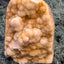 Gold-/beigefarbene Calcit Druzy Freeform aus Pakistan (1300g) - super schöne grosse Kugelkristalle und Druzys - crystal paradise