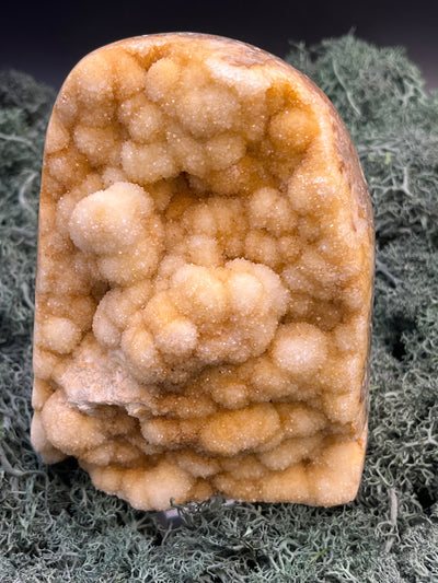 Gold-/beigefarbene Calcit Druzy Freeform aus Pakistan (1300g) - super schöne grosse Kugelkristalle und Druzys - crystal paradise