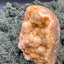 Gold-/beigefarbene Calcit Druzy Freeform aus Pakistan (1300g) - super schöne grosse Kugelkristalle und Druzys - crystal paradise