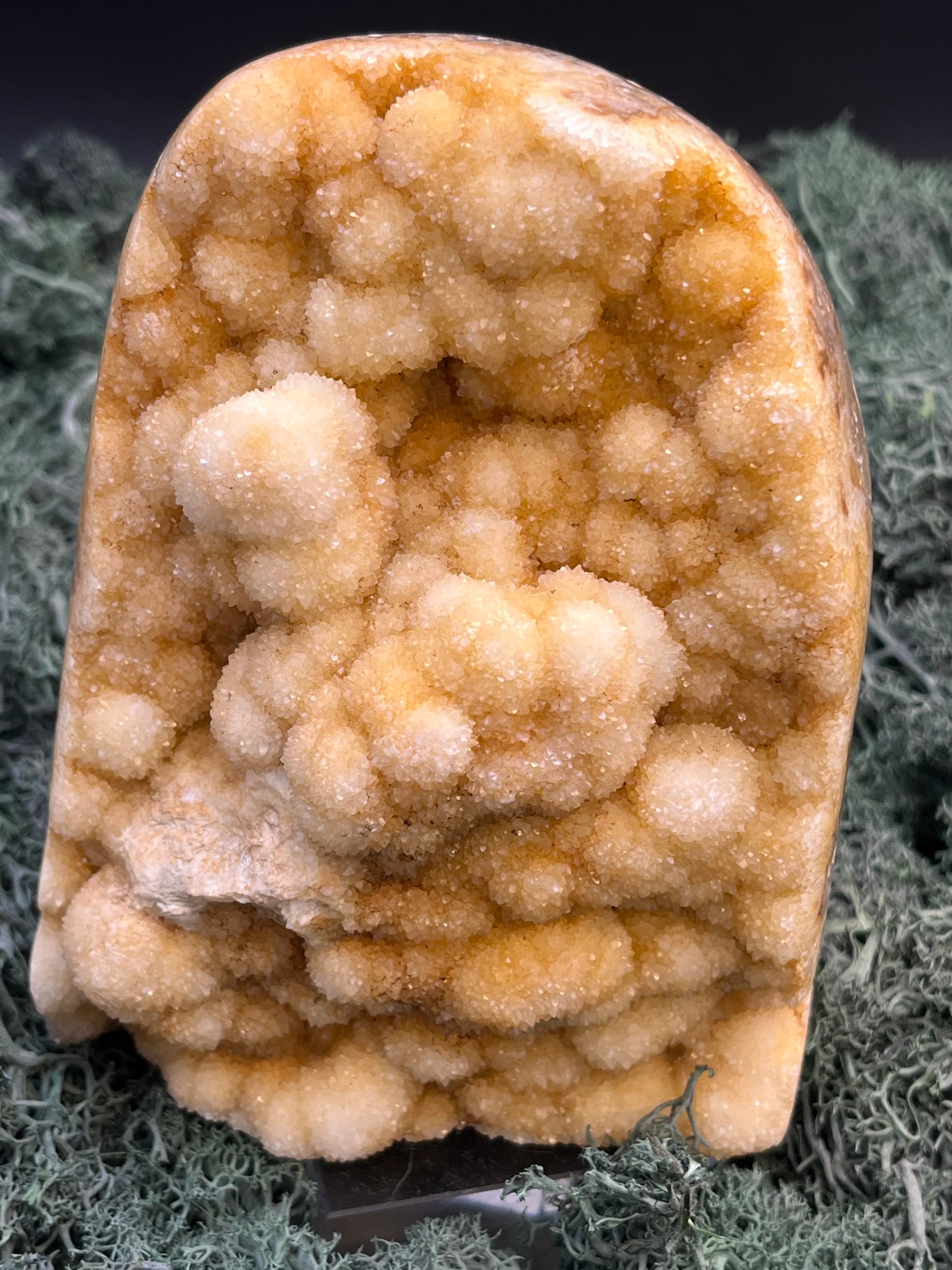 Gold-/beigefarbene Calcit Druzy Freeform aus Pakistan (1300g) - super schöne grosse Kugelkristalle und Druzys - crystal paradise