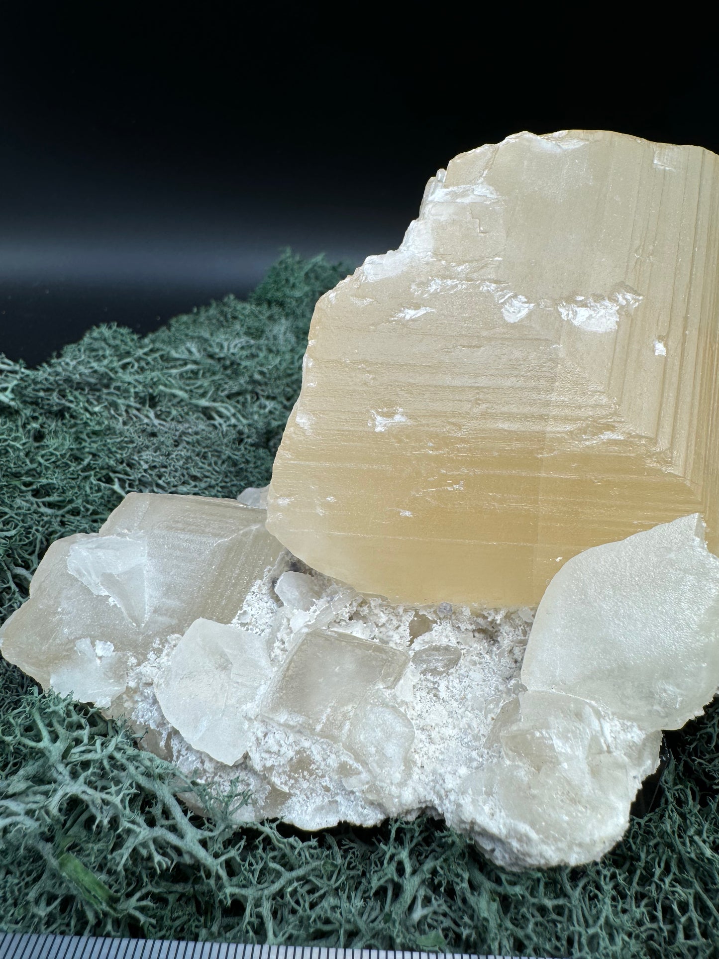 Gelber Calcit Großstufe (1091g) aus Hubei, China - sehr großer schöner Kristall - crystal paradise