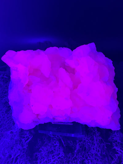 Pink Calcit Großstufe (UV Reaktiv) (1255g)- schöne Kristallstruktur - crystal paradise