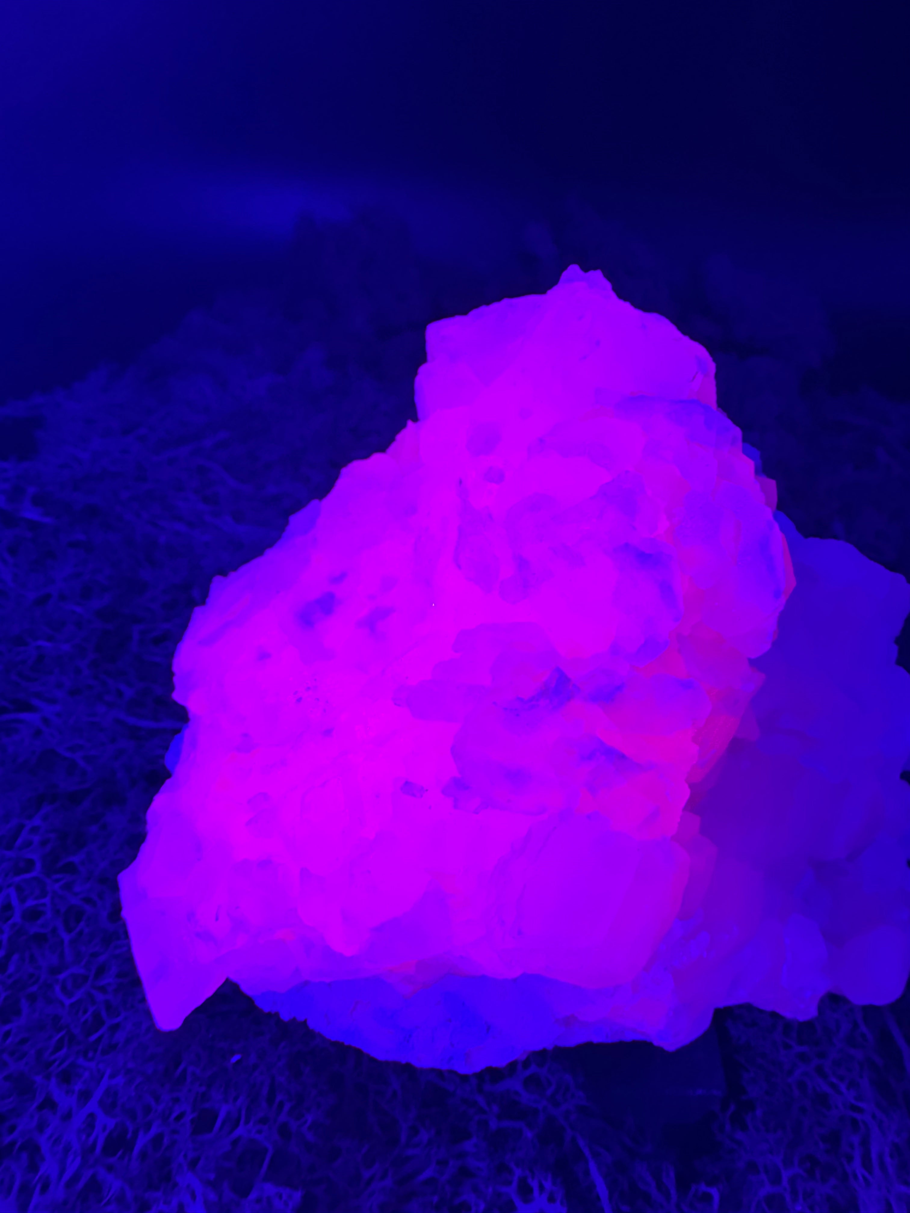 Pink Calcit Großstufe (UV Reaktiv) (1128g)-  schöne Kristallstruktur - crystal paradise
