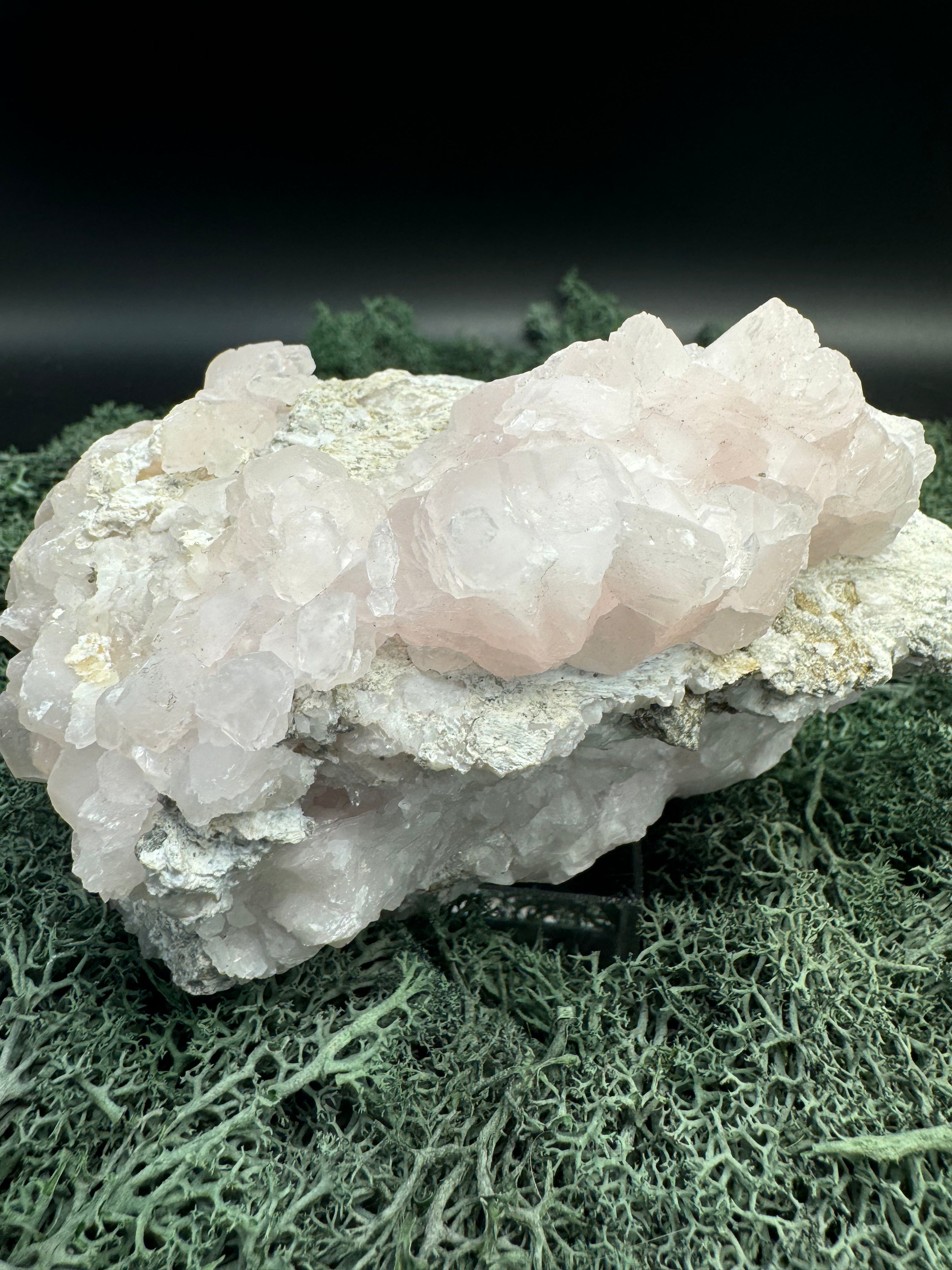 Pink Calcit Großstufe (UV Reaktiv) (80g)-  schöne Kristallstruktur - crystal paradise