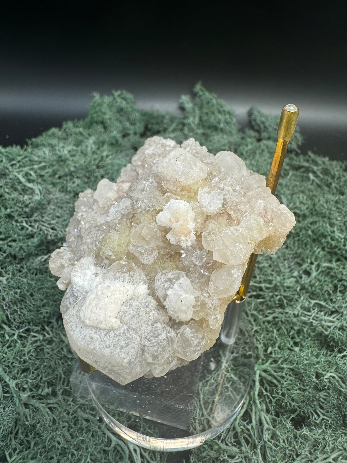 Okenit auf Calcit und Apophyllit Cluster aus Indien (166g) - viele Apophyllit Kristalle - crystal paradise