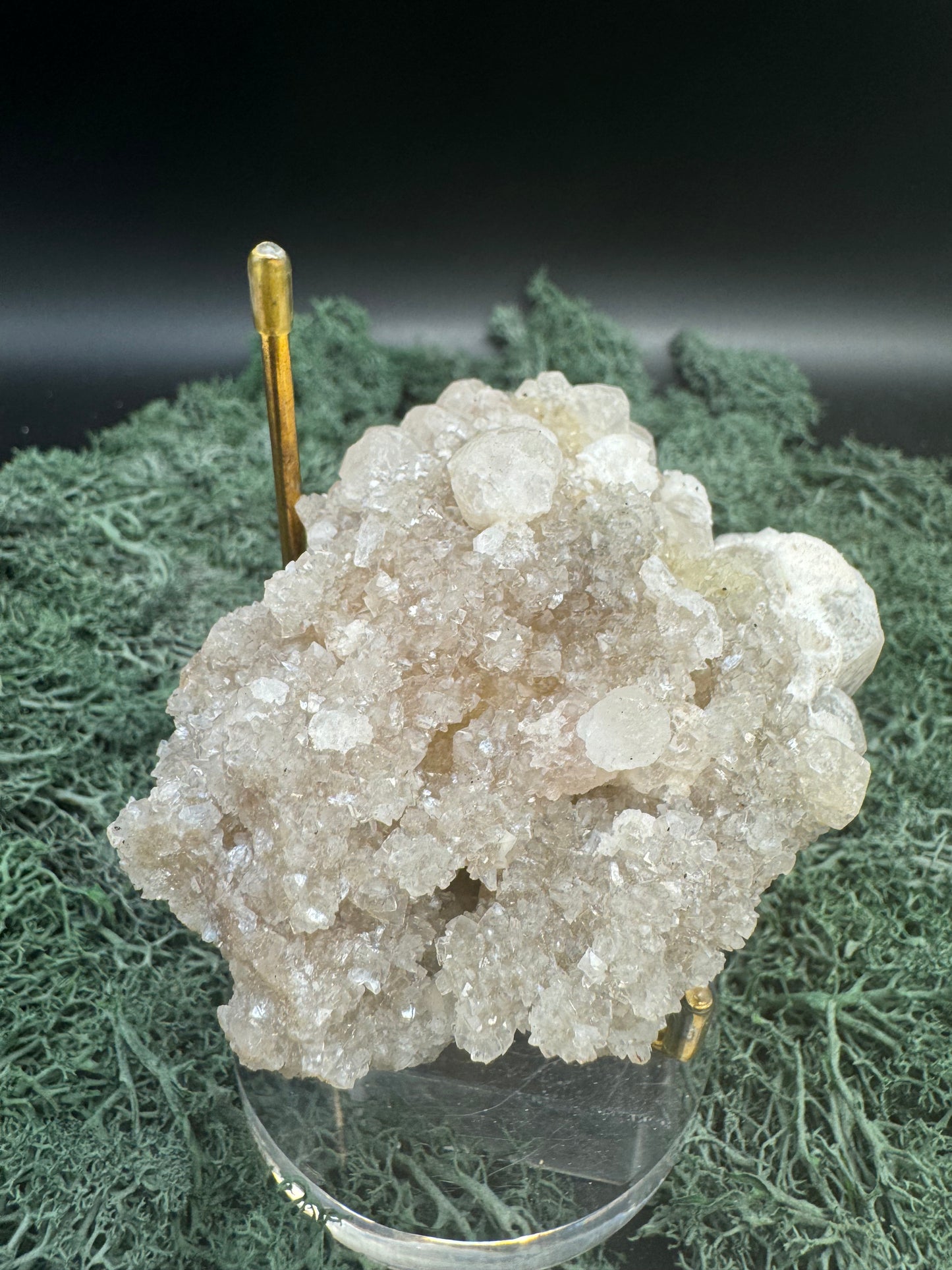 Okenit auf Calcit und Apophyllit Cluster aus Indien (166g) - viele Apophyllit Kristalle - crystal paradise