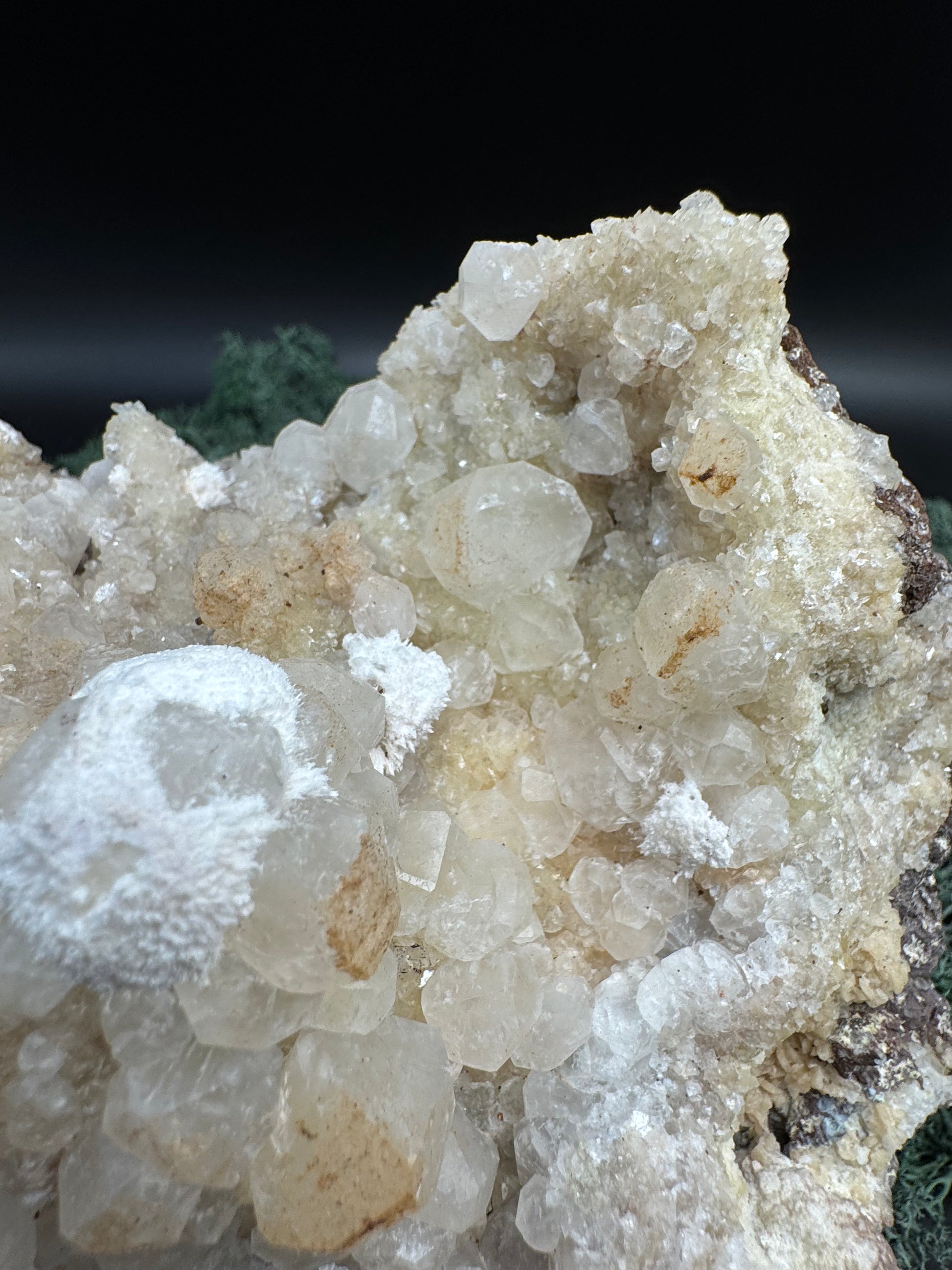 Okenit auf Apophyllit XXL Cluster aus Indien (1238g) - sehr schöne Kugelkristalle - crystal paradise