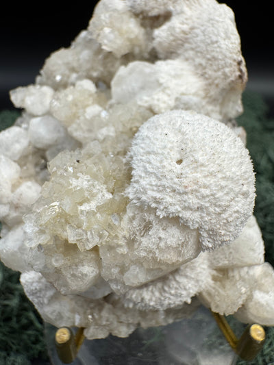 Okenit auf Apophyllit Cluster (Handstufe) aus Indien (222g) - viele Kristalle - crystal paradise