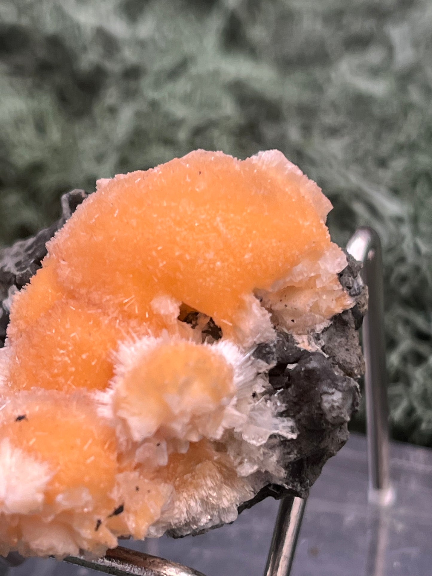 Thomsonit aus Indien (35g) - Stufe - leuchtend orange Farbe, schöne Kugelbildungen - crystal paradise