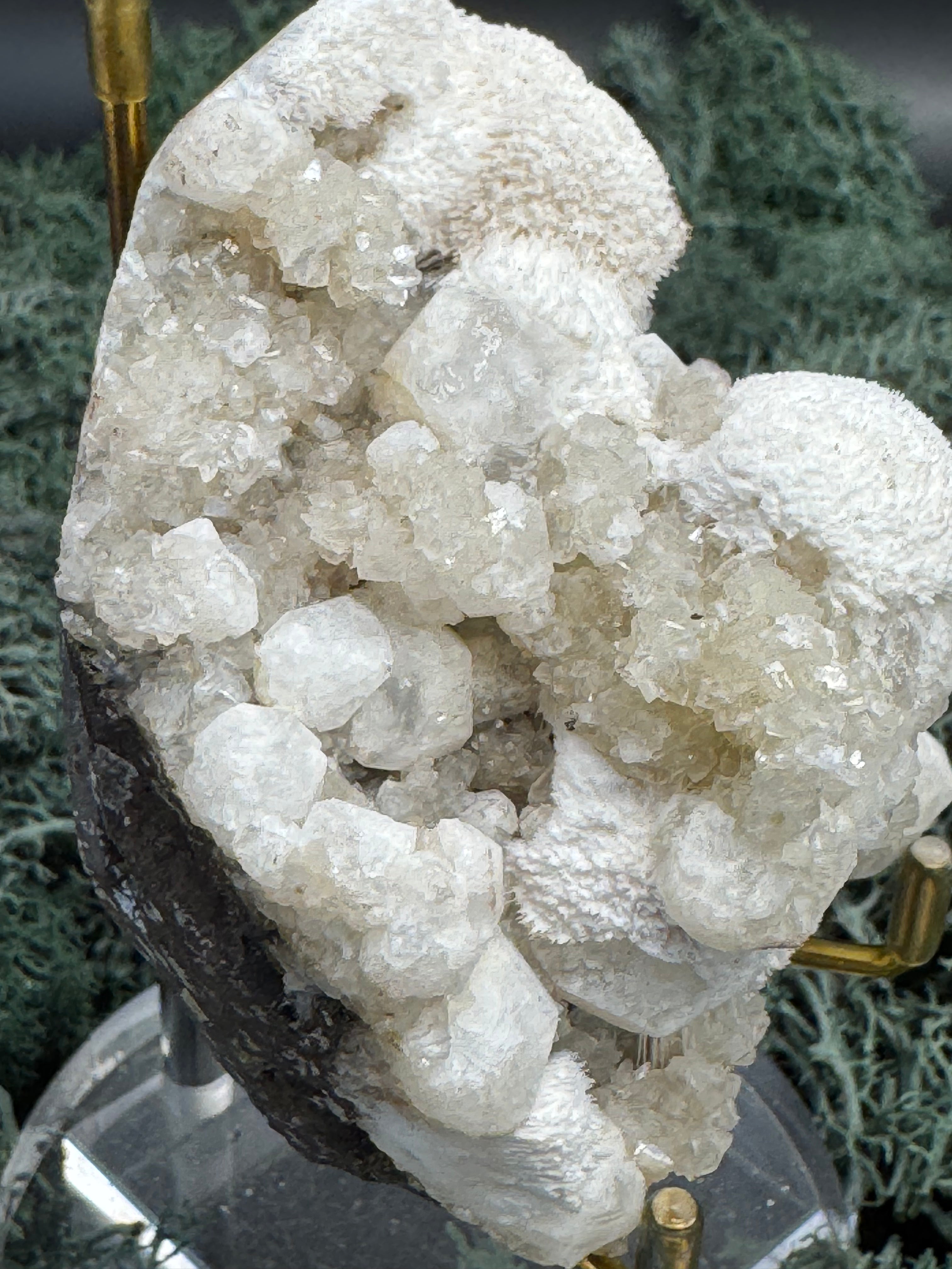 Okenit auf Apophyllit Cluster (Handstufe) aus Indien (222g) - viele Kristalle - crystal paradise