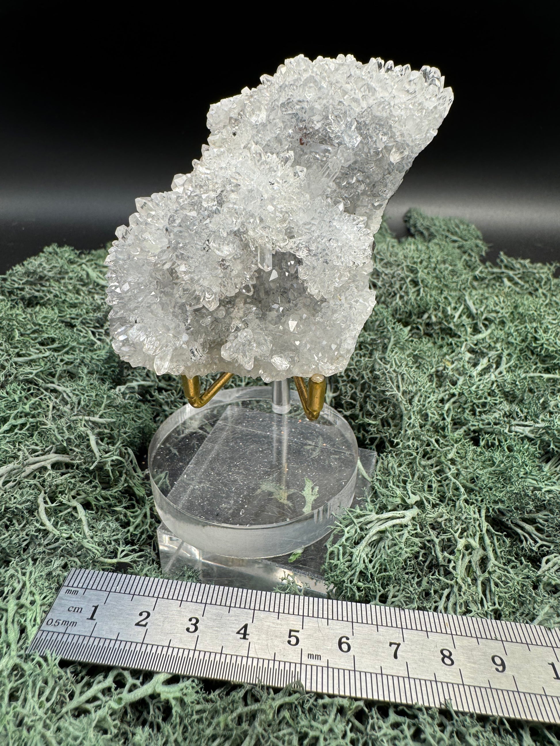 Quarz Handstufe aus Hubei, China (167g) - schöne große Quarzkristalle, Spuren von Prehnit - crystal paradise