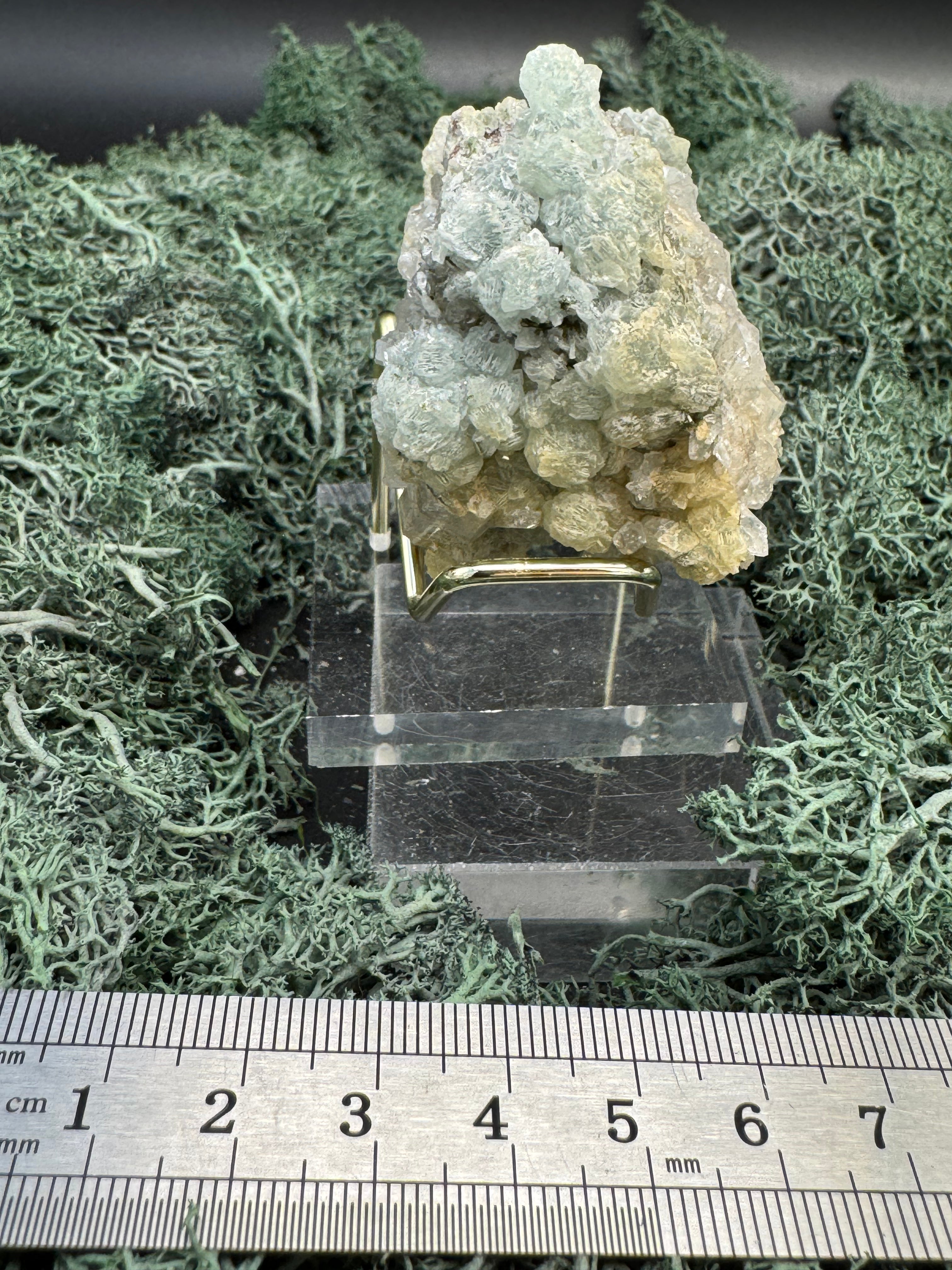 Prehnit und Quarz Handstufe aus Hubei, China (139g) - schön ausgeprägte Quarzkristalle - crystal paradise