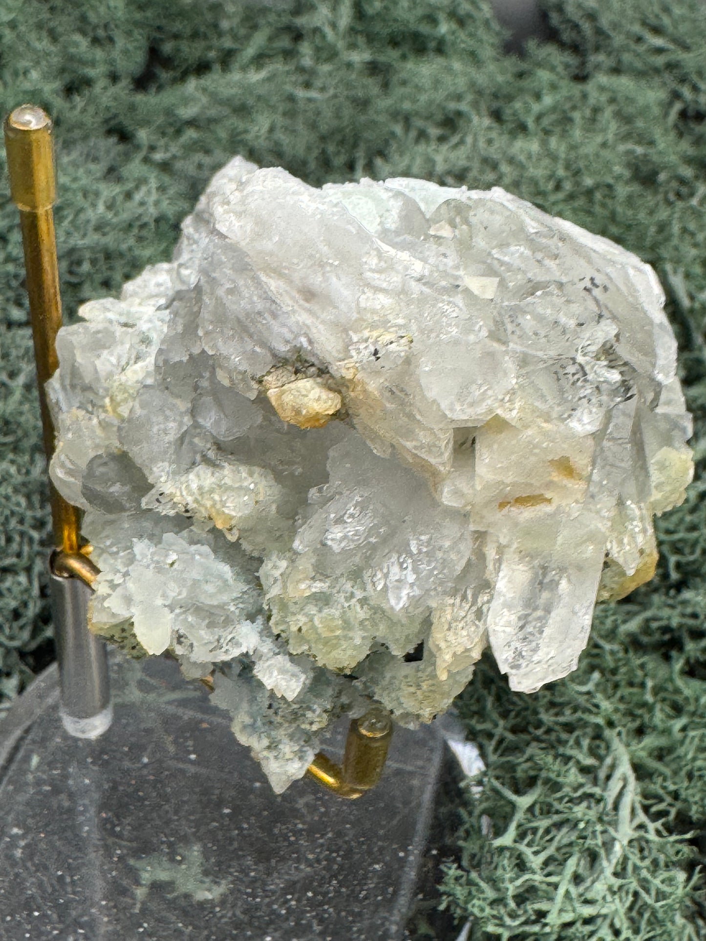 Prehnit und Quarz Handstufe aus Hubei, China (172g) - schön ausgeprägte Quarzkristalle - crystal paradise