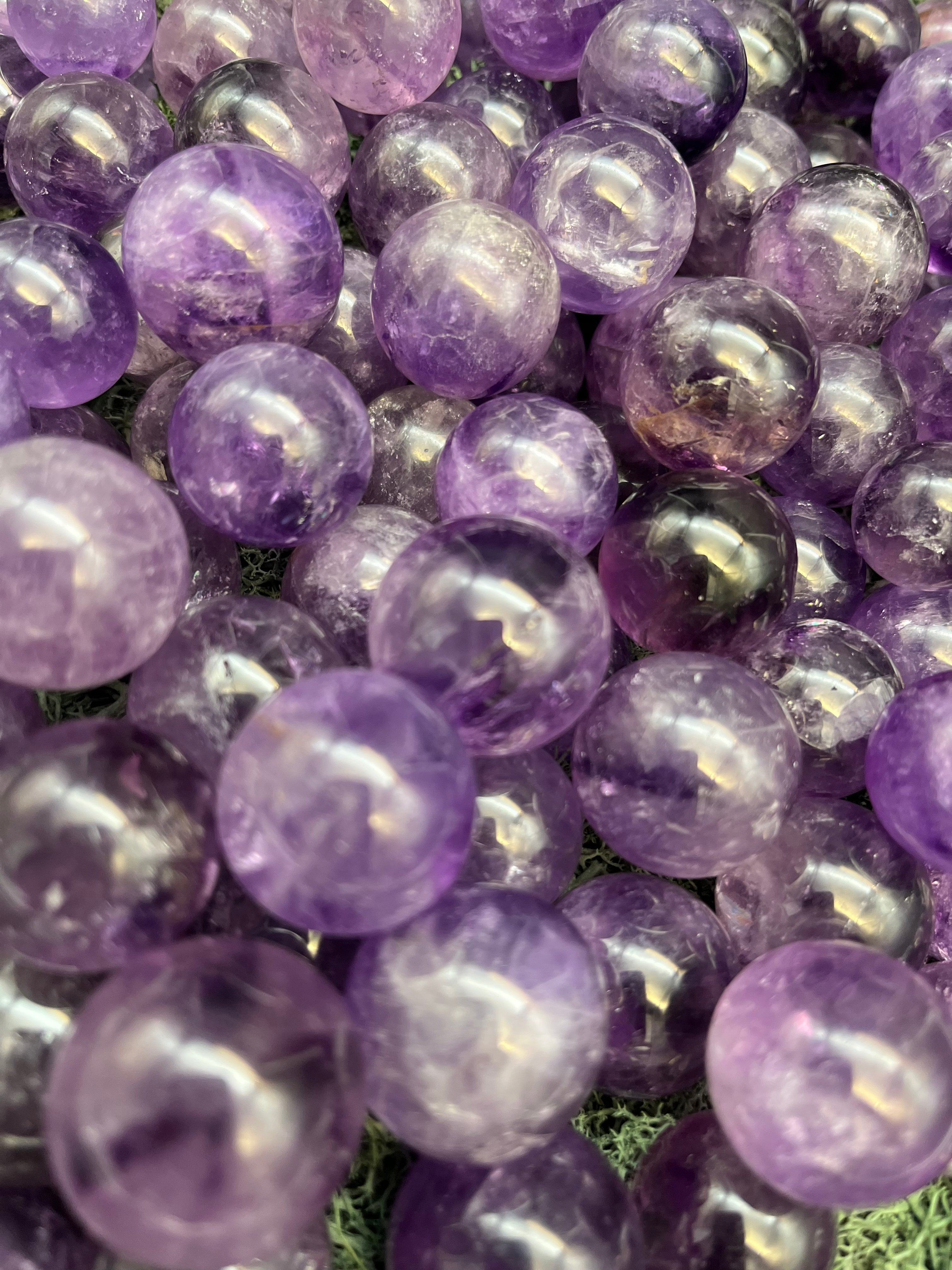 Amethyst Kugel mini - 1 Stück ca. 10-20g - crystal paradise
